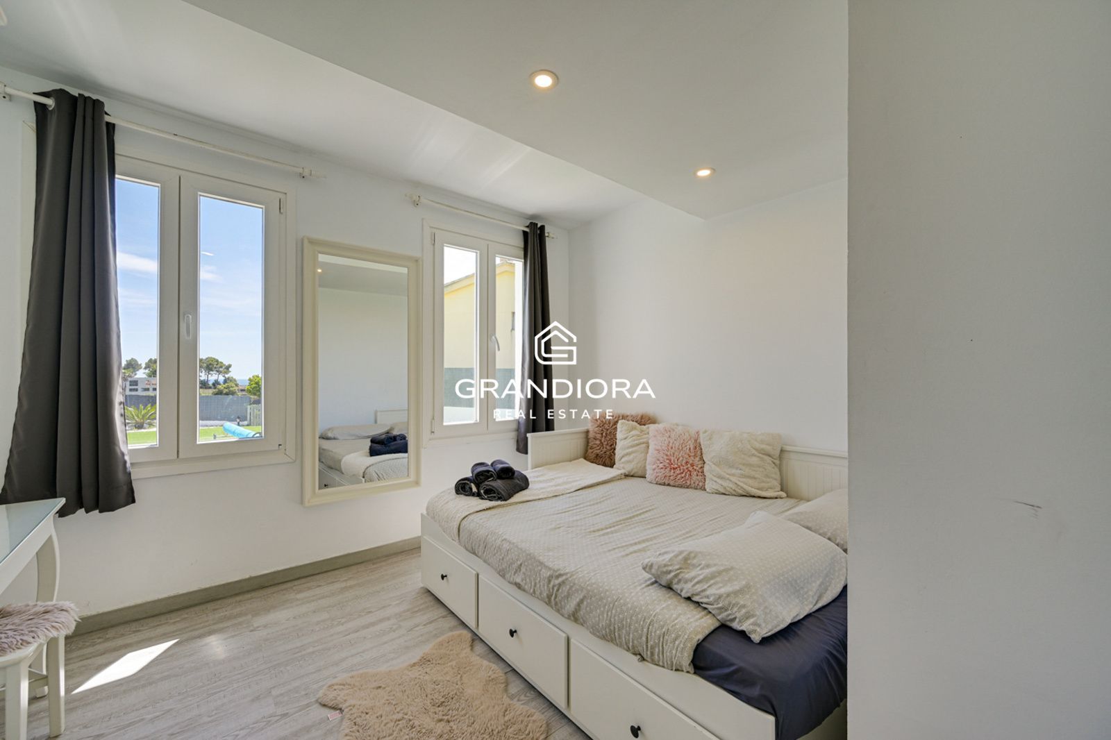 Villa con Licencia Turistica, Vistas al Mar, Piscina Climatizada y Jacuzzi - Imagen 22