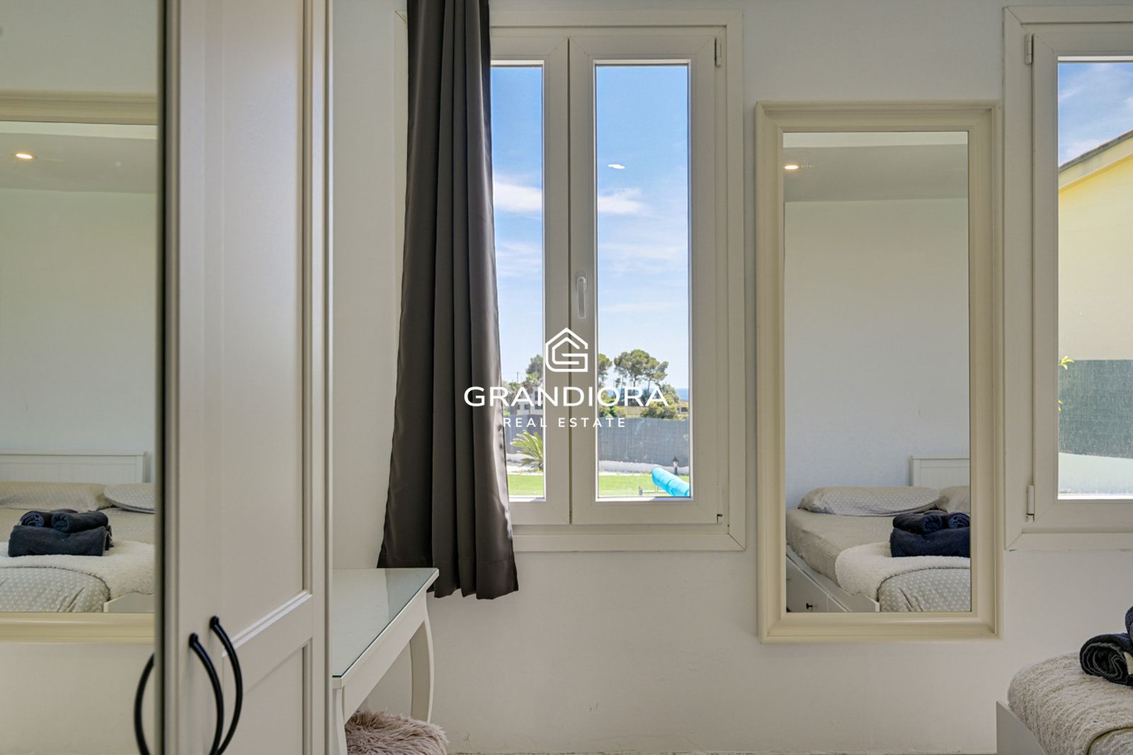Villa con Licencia Turistica, Vistas al Mar, Piscina Climatizada y Jacuzzi - Imagen 23