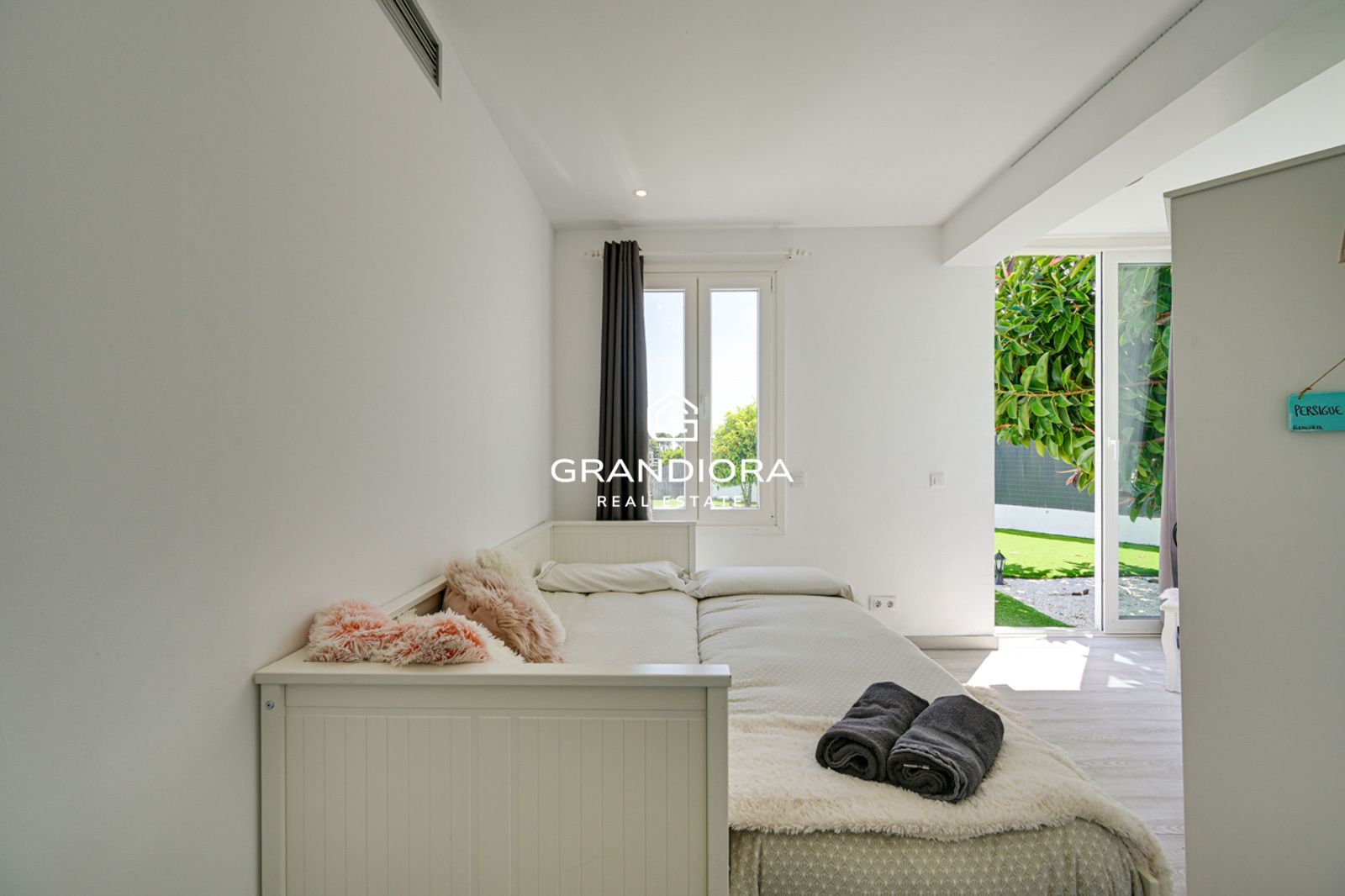 Villa con Licencia Turistica, Vistas al Mar, Piscina Climatizada y Jacuzzi - Imagen 27