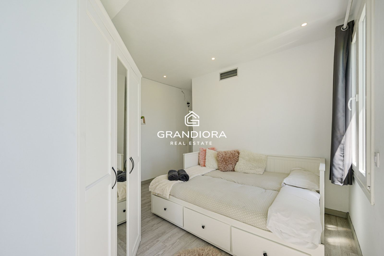 Villa con Licencia Turistica, Vistas al Mar, Piscina Climatizada y Jacuzzi - Imagen 28