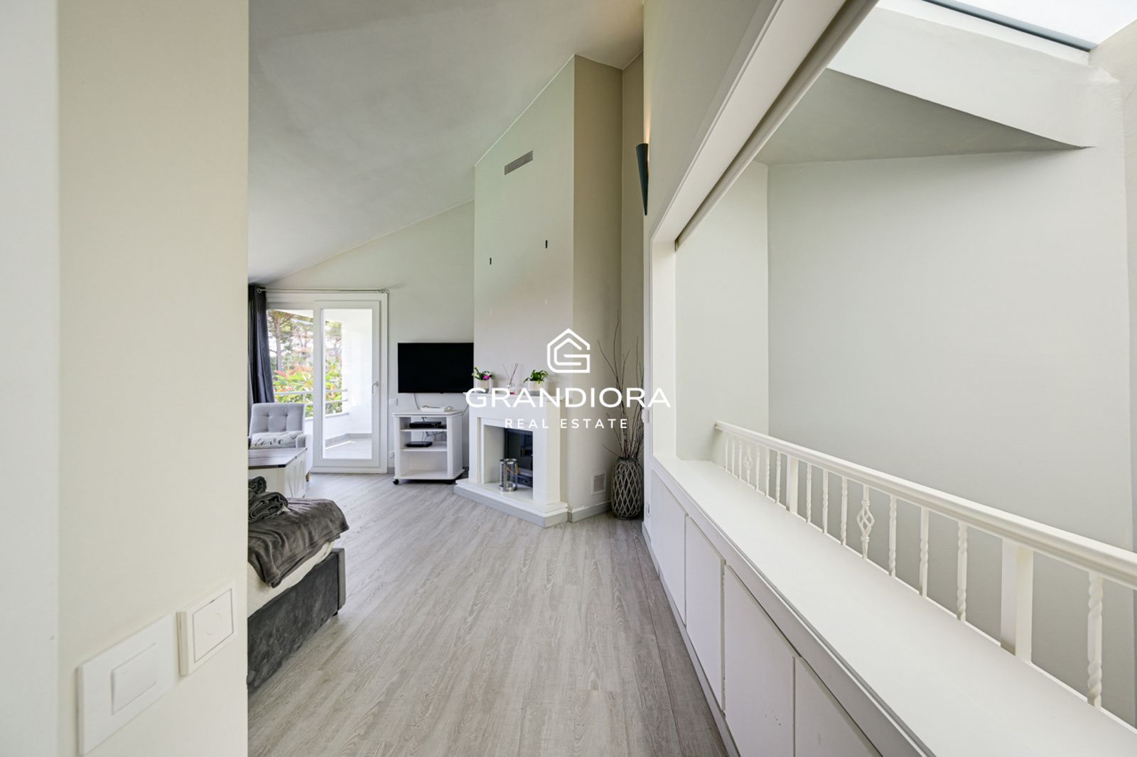 Villa con Licencia Turistica, Vistas al Mar, Piscina Climatizada y Jacuzzi - Imagen 33
