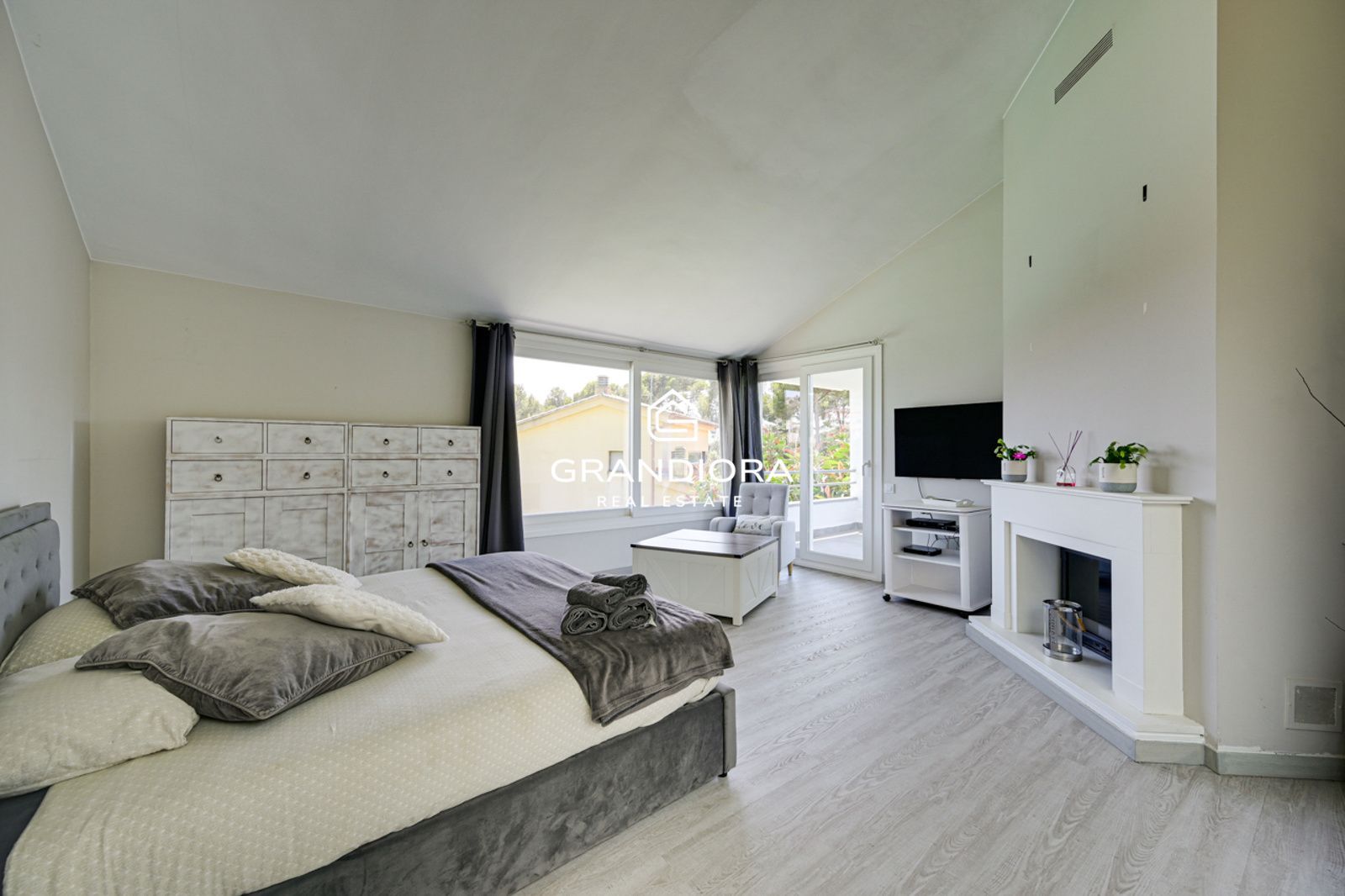 Villa con Licencia Turistica, Vistas al Mar, Piscina Climatizada y Jacuzzi - Imagen 34