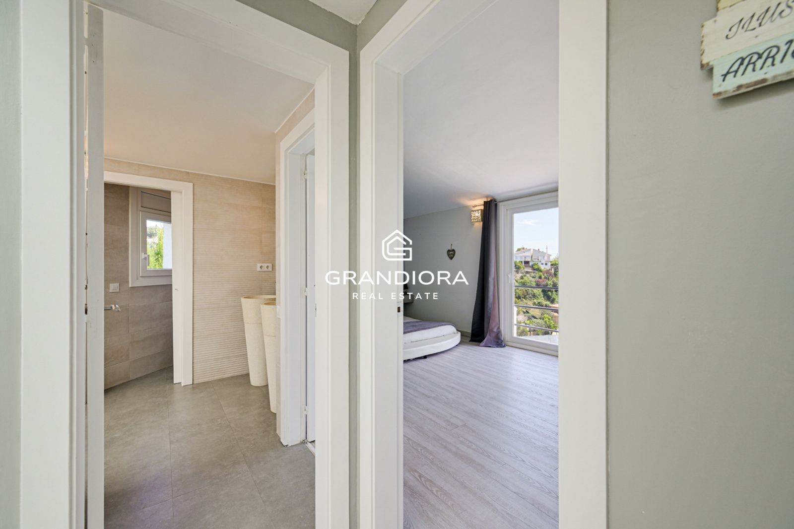 Villa con Licencia Turistica, Vistas al Mar, Piscina Climatizada y Jacuzzi - Imagen 40