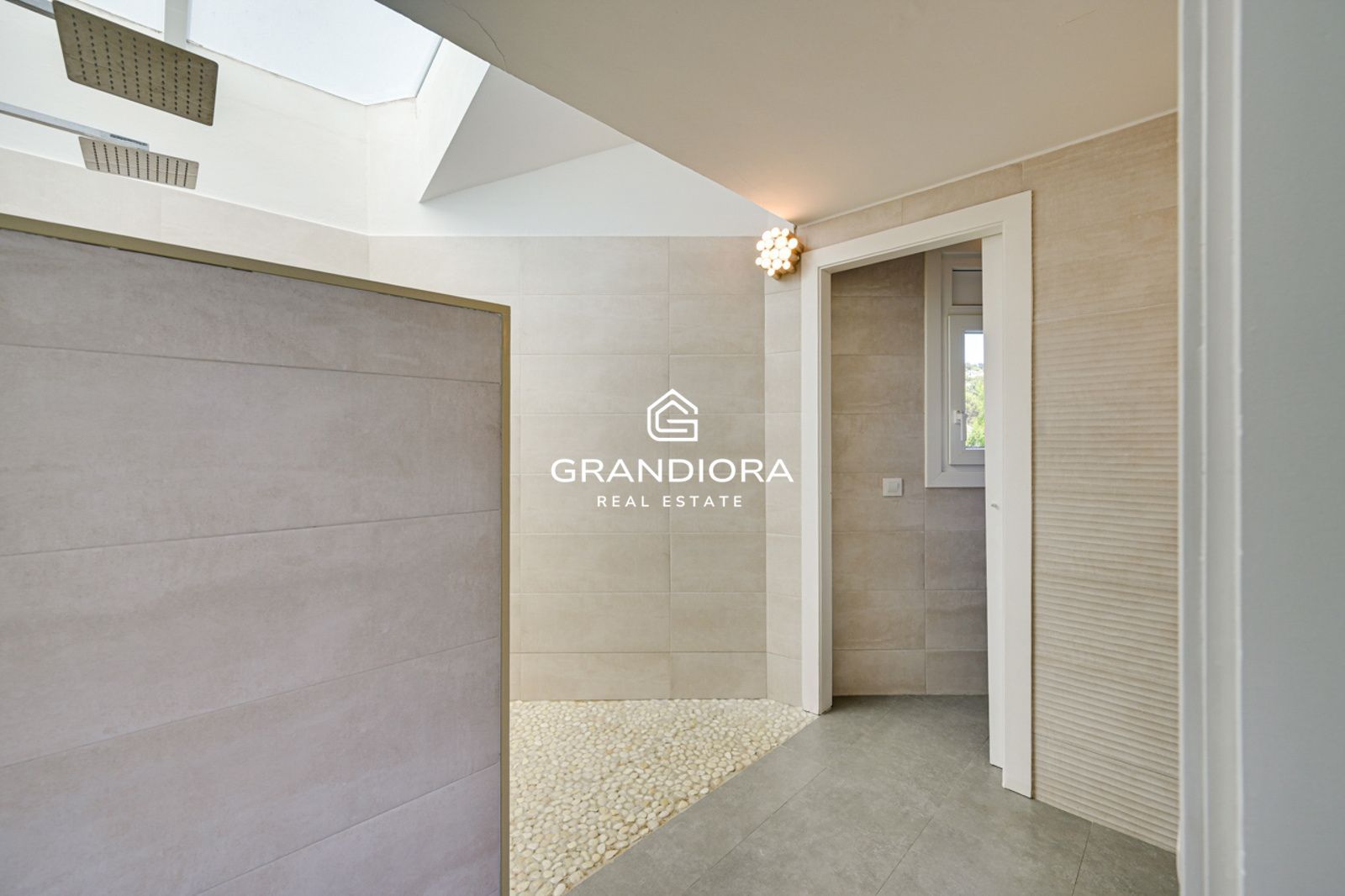Villa con Licencia Turistica, Vistas al Mar, Piscina Climatizada y Jacuzzi - Imagen 45