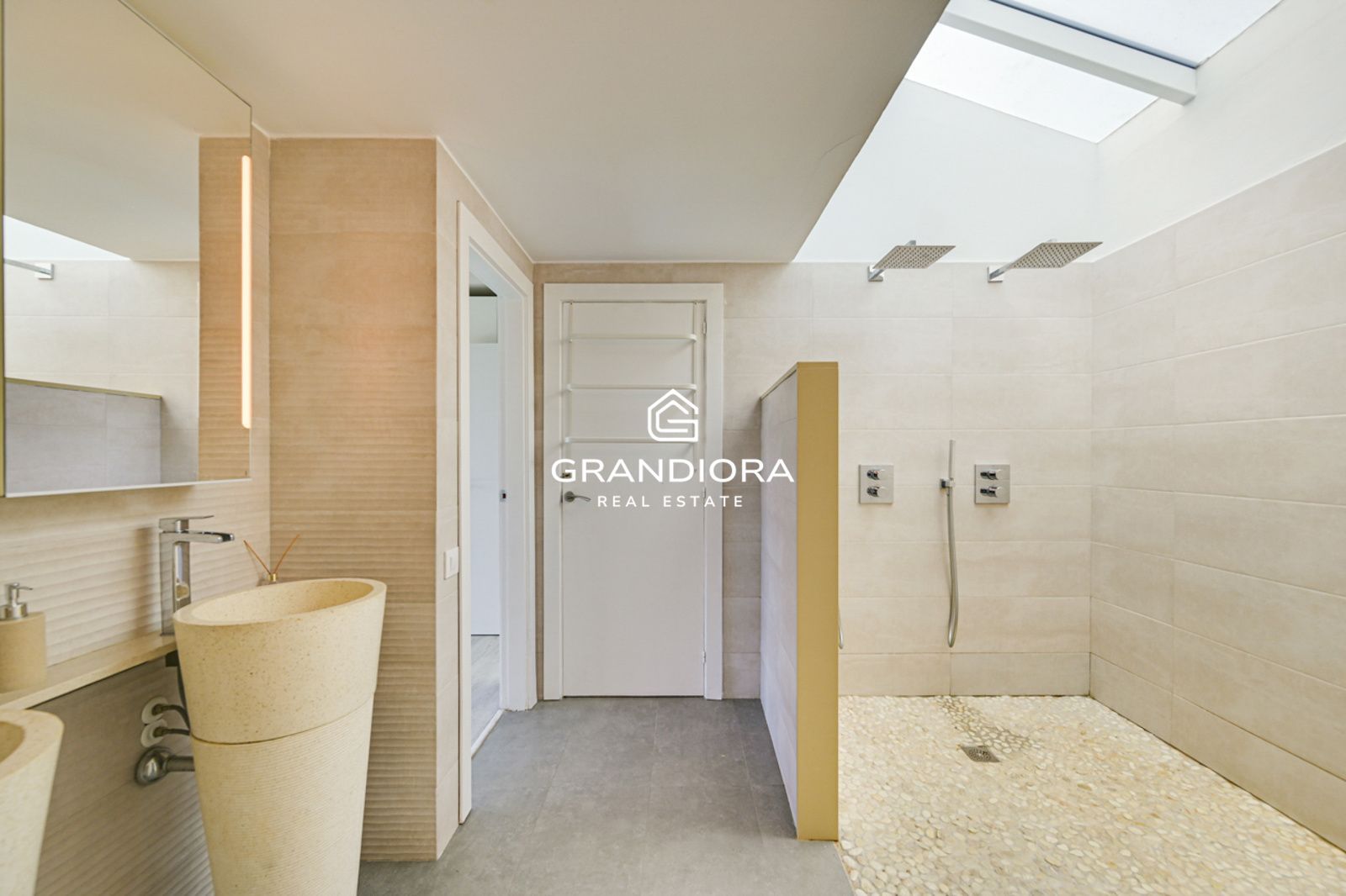 Villa con Licencia Turistica, Vistas al Mar, Piscina Climatizada y Jacuzzi - Imagen 49