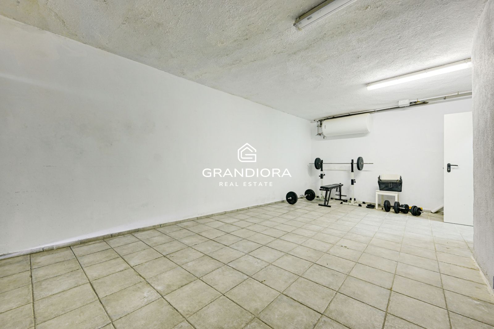 Villa con Licencia Turistica, Vistas al Mar, Piscina Climatizada y Jacuzzi - Imagen 53