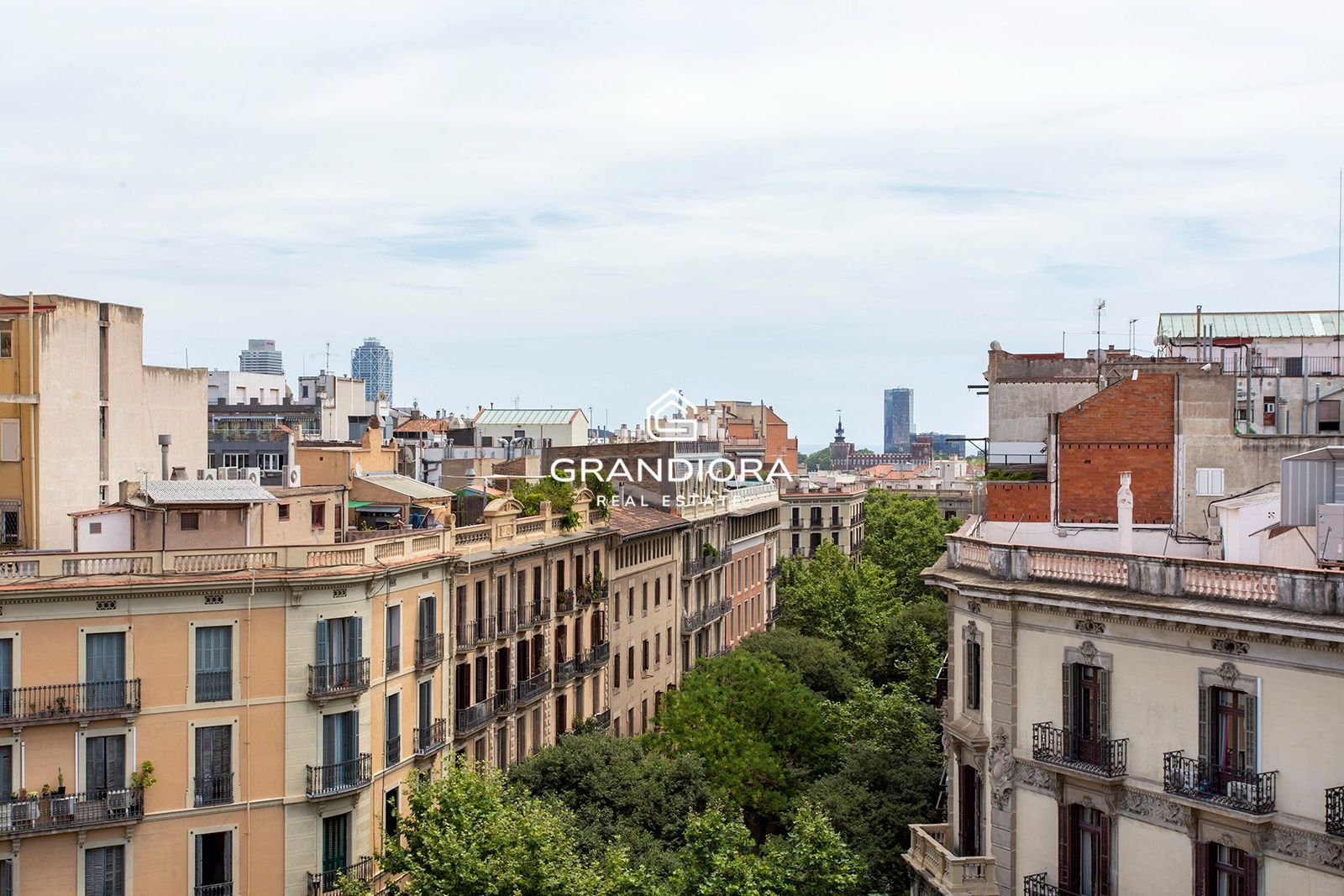 Ático de Autor con Terraza Privada y Wellness Resort en Dreta de l’Eixample - Imagen 10