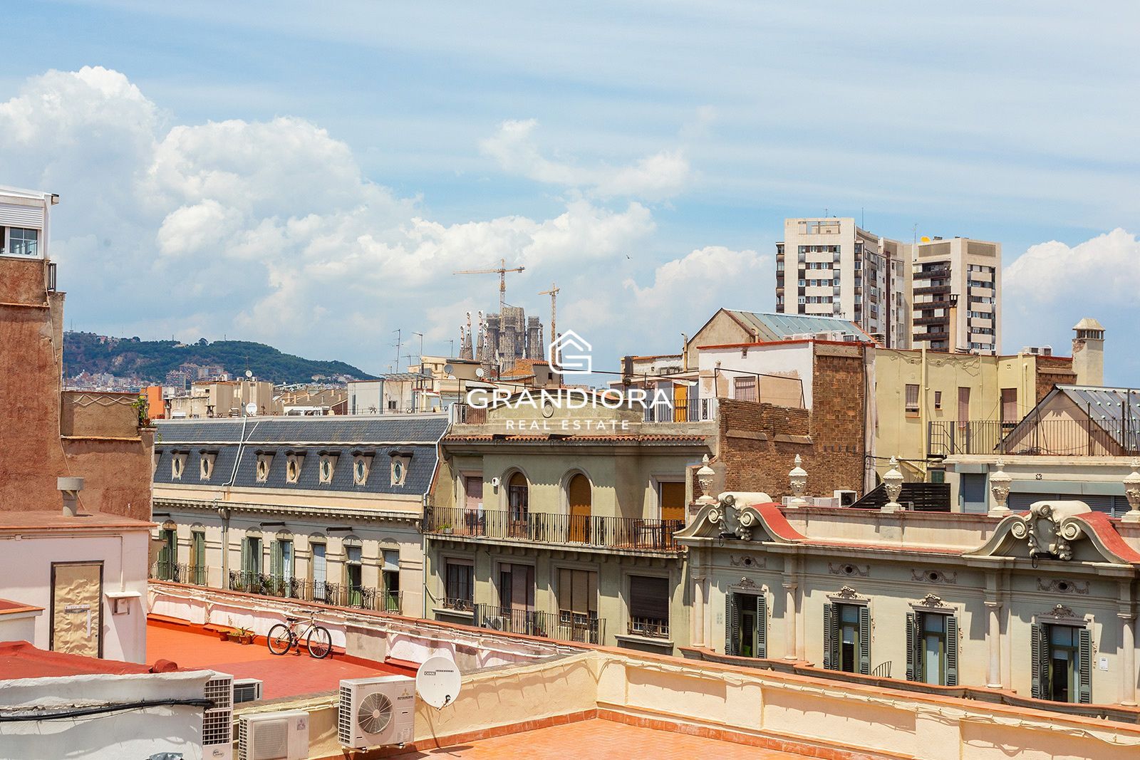 Ático de Autor con Terraza Privada y Wellness Resort en Dreta de l’Eixample - Imagen 25