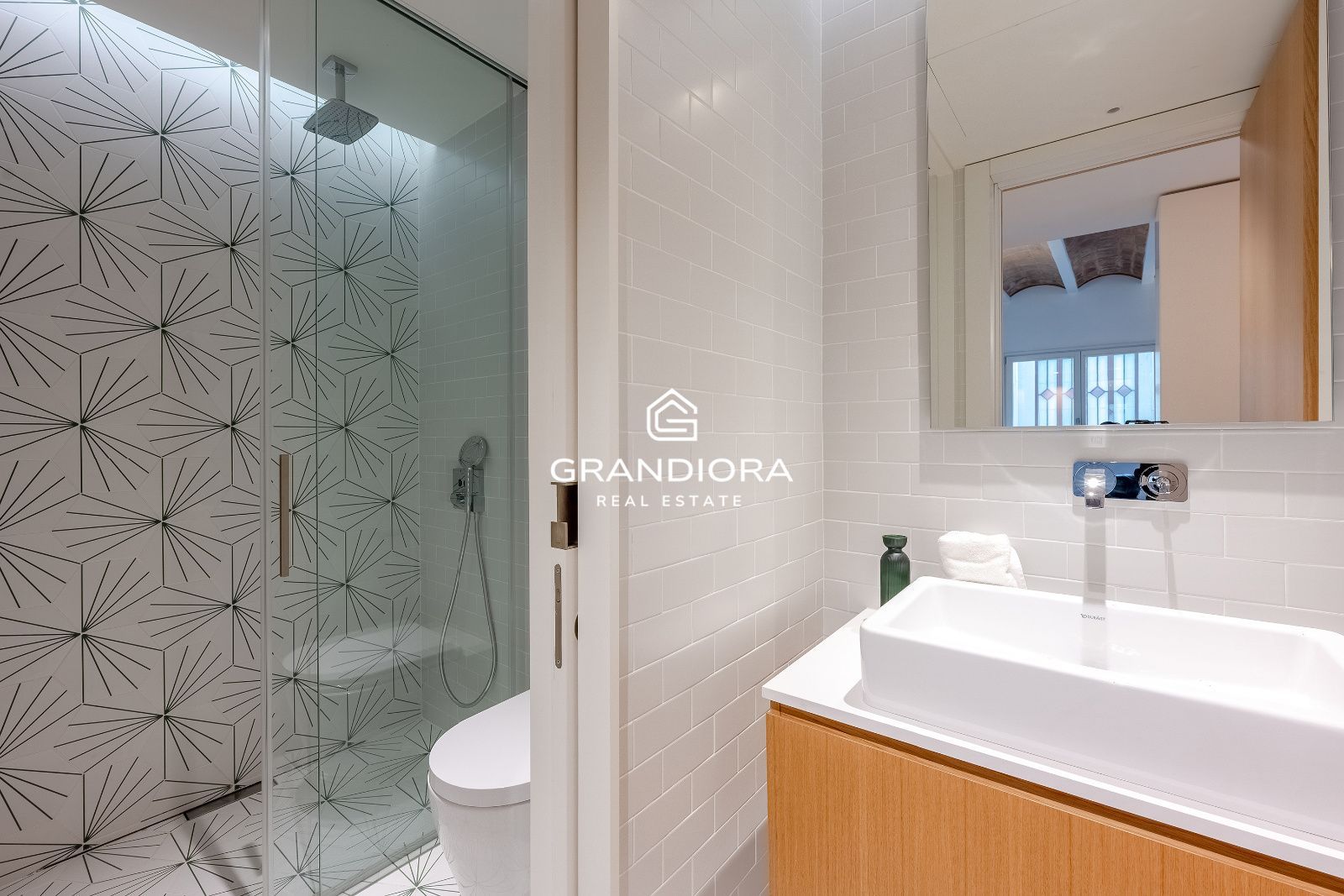 Piso exclusivo con 2 suites y servicios de hotel de lujo en Eixample - Imagen 12