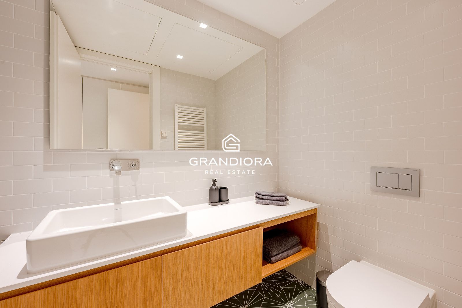 Piso exclusivo con 2 suites y servicios de hotel de lujo en Eixample - Imagen 13