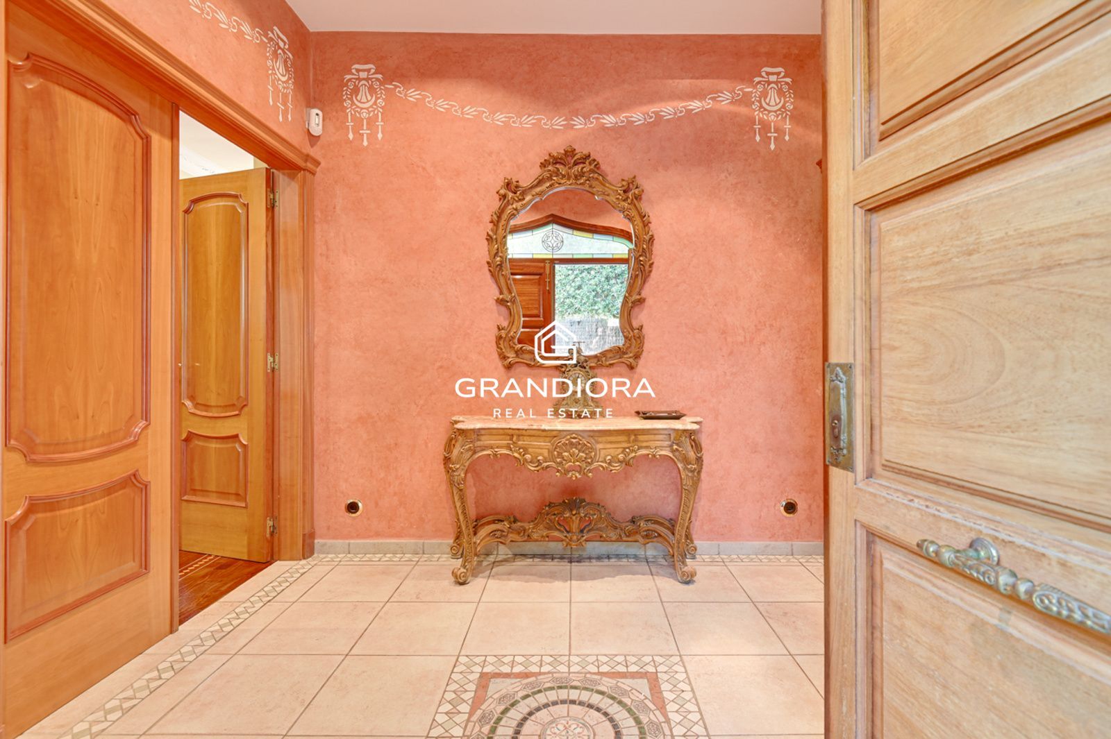 Casa en venta con piscina y vistas al mar a 25 minutos de Barcelona - Imagen 9