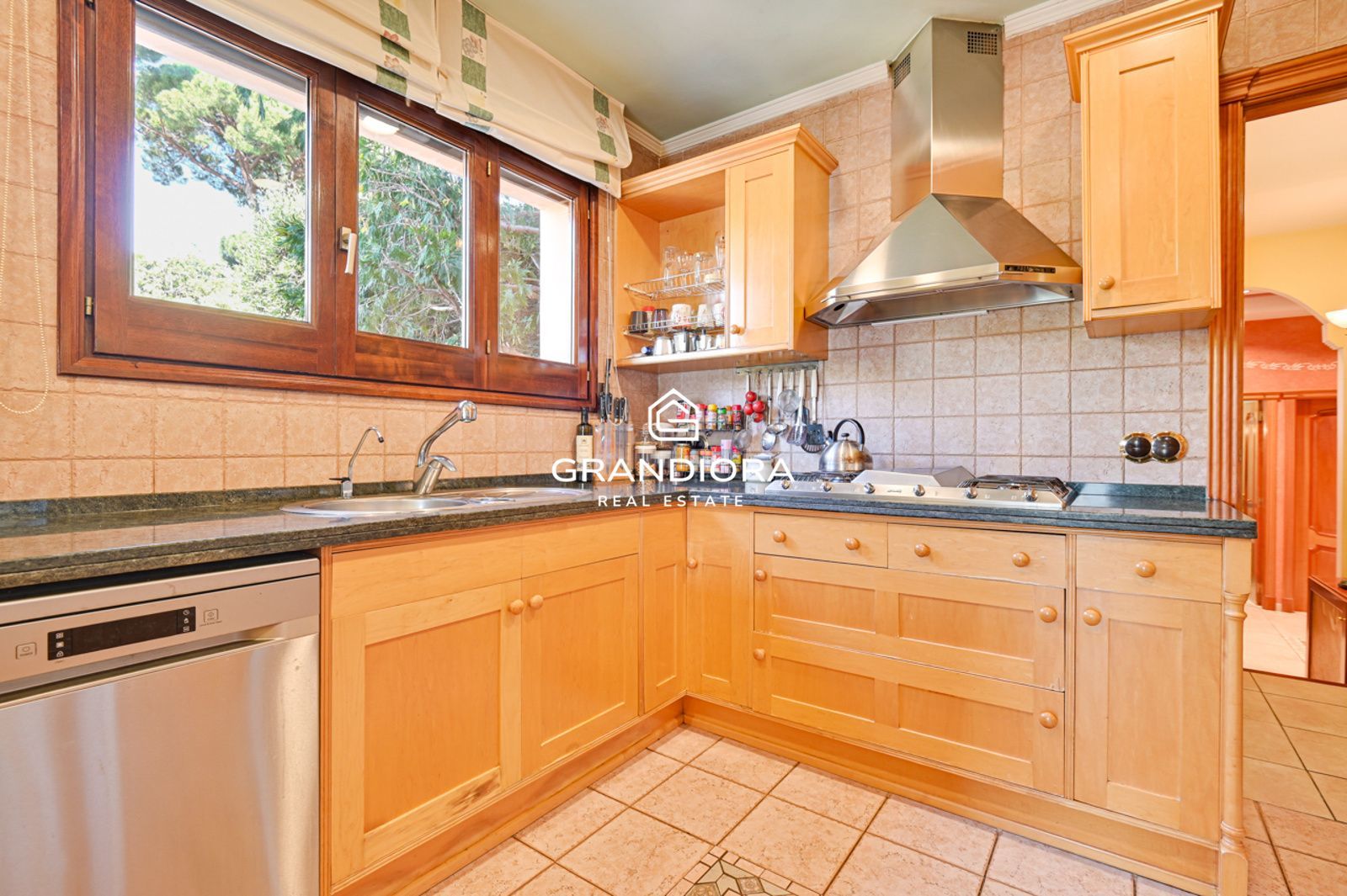 Casa en venta con piscina y vistas al mar a 25 minutos de Barcelona - Imagen 20