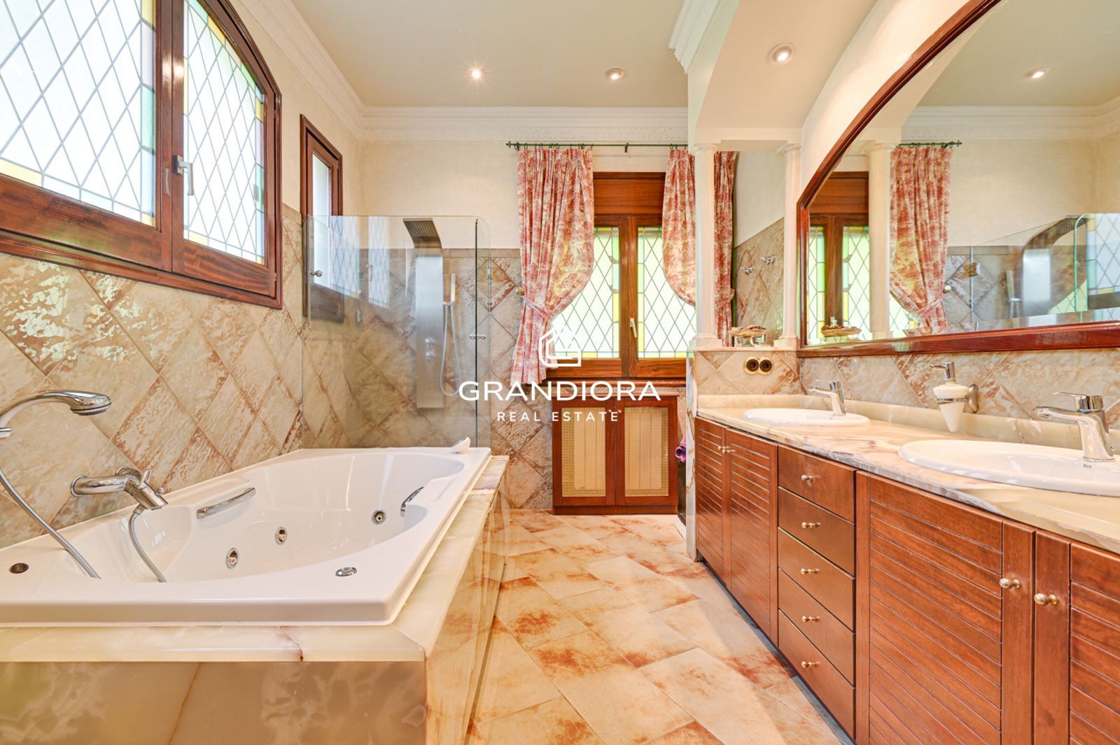Casa en venta con piscina y vistas al mar a 25 minutos de Barcelona - Imagen 25
