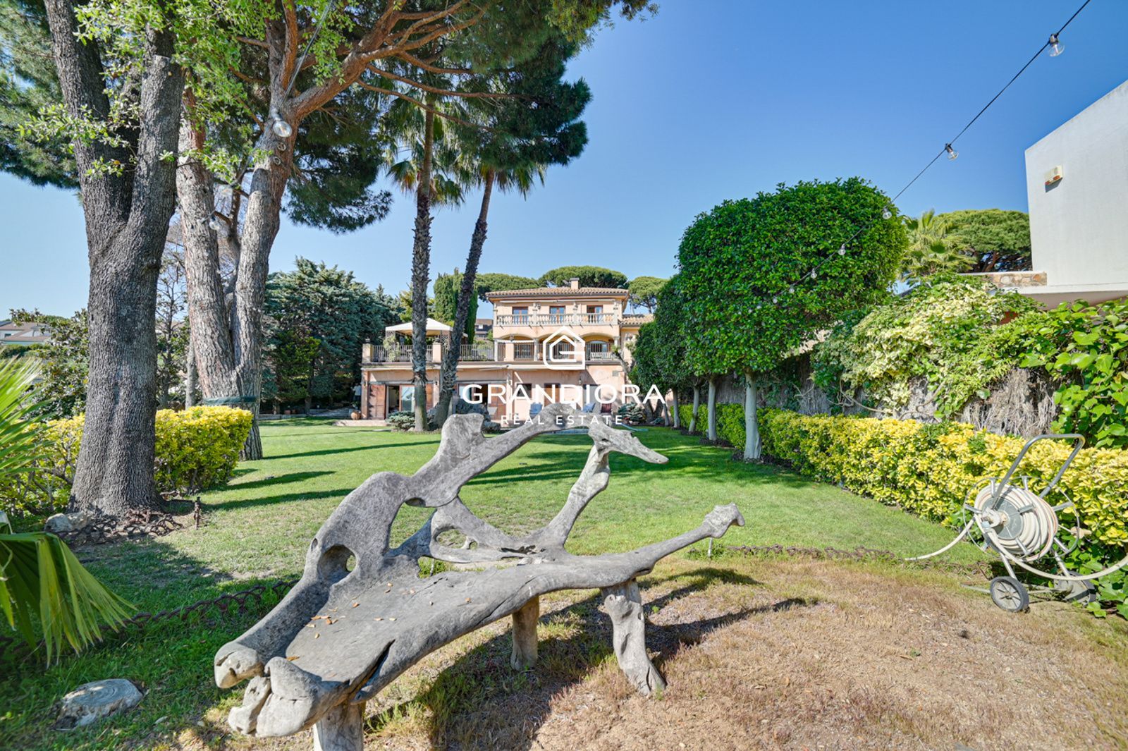 Casa en venta con piscina y vistas al mar a 25 minutos de Barcelona - Imagen 6