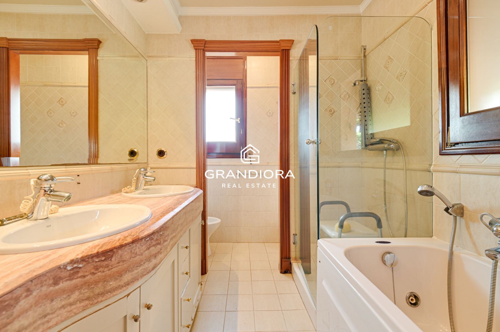Casa en venta con piscina y vistas al mar a 25 minutos de Barcelona - Imagen 39