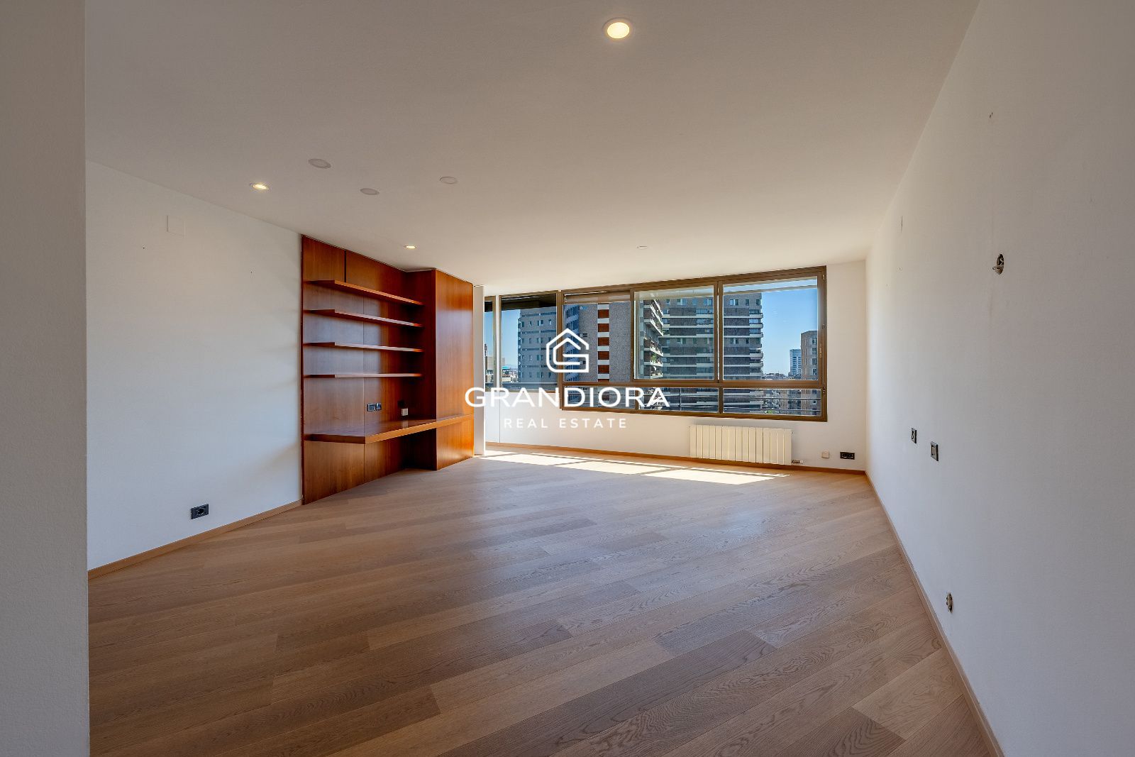 Piso reformado con vistas al mar y Montjuïc en Sant Gervasi – Galvany - Imagen 5