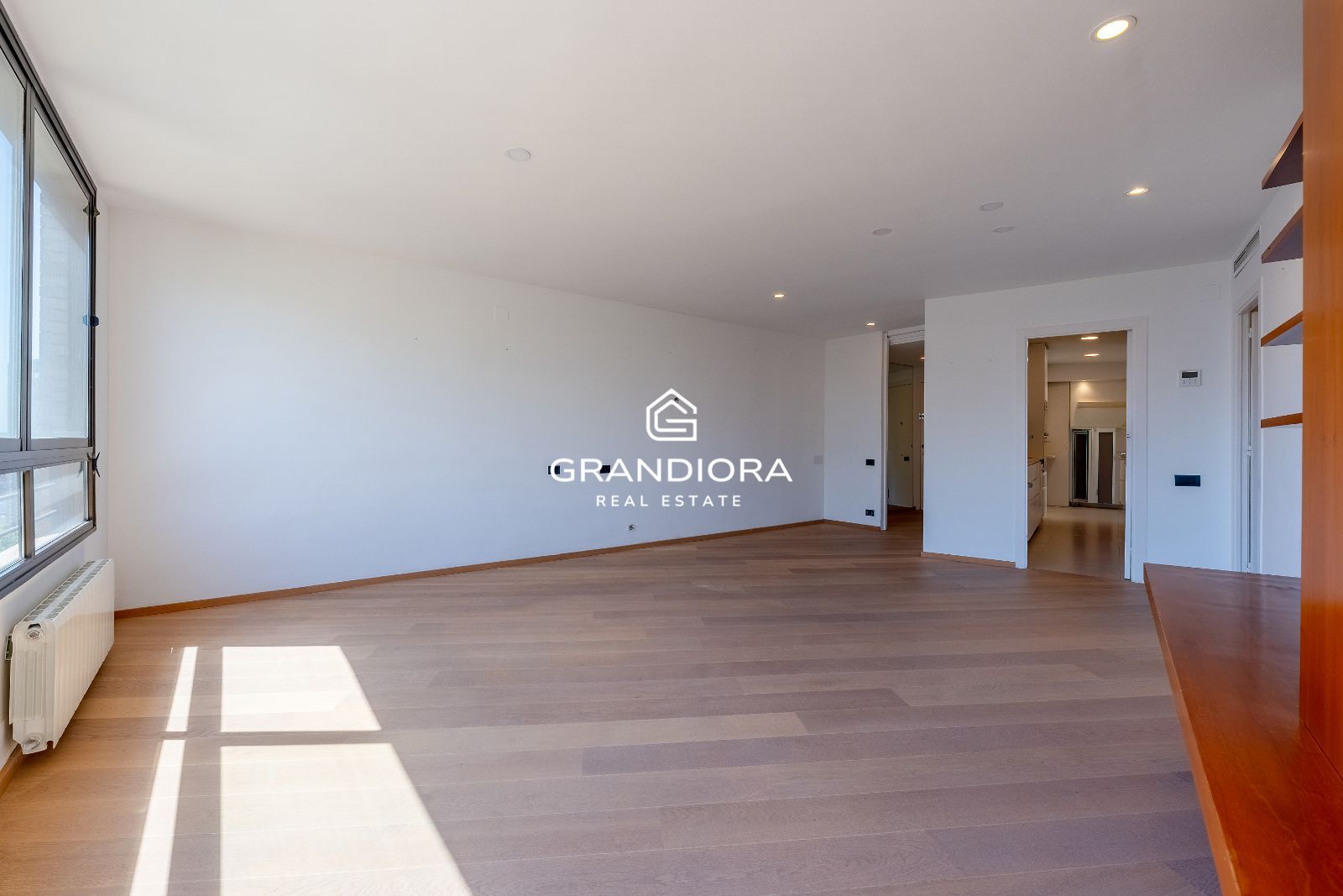 Piso reformado con vistas al mar y Montjuïc en Sant Gervasi – Galvany - Imagen 9