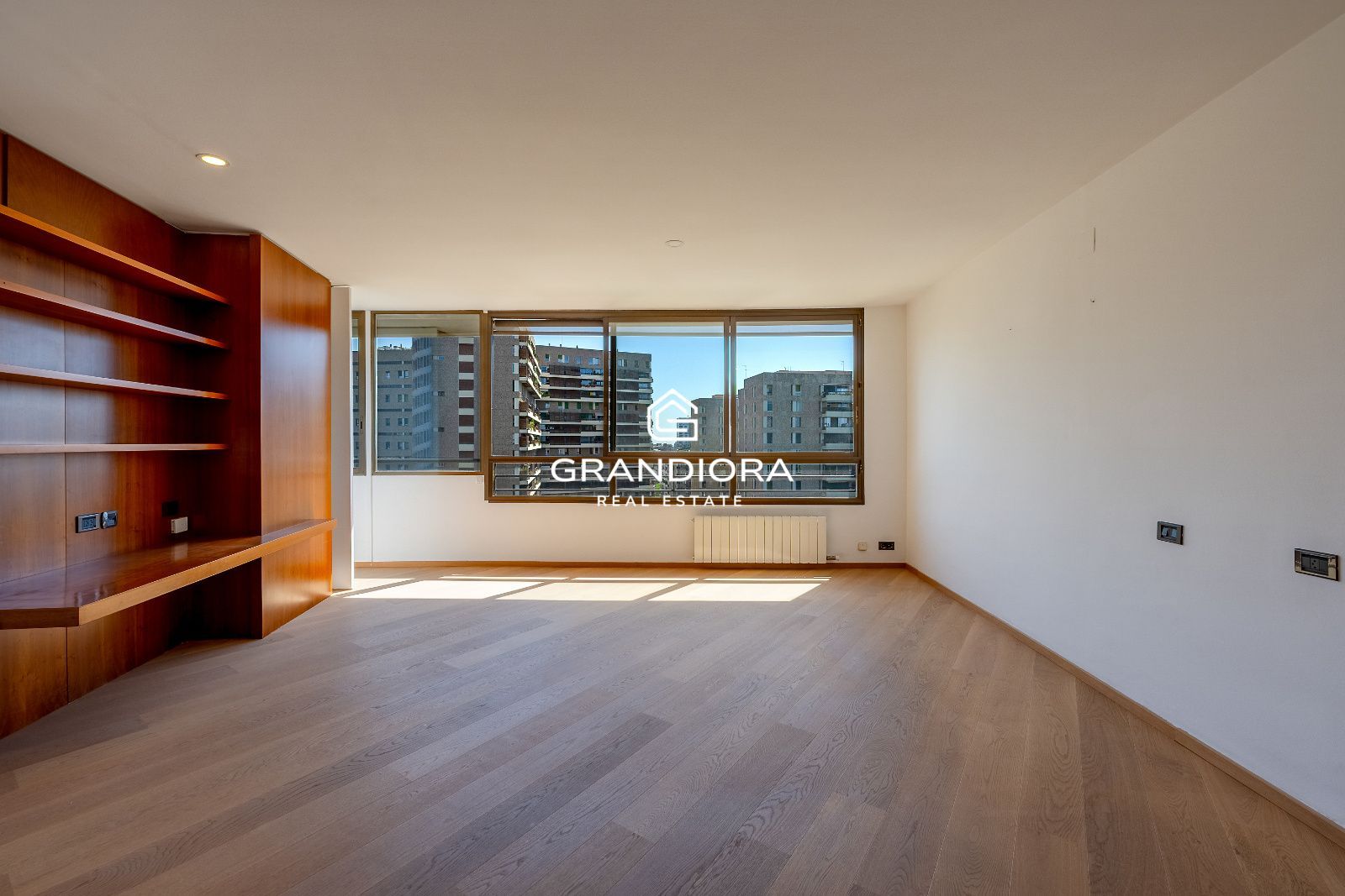 Piso reformado con vistas al mar y Montjuïc en Sant Gervasi – Galvany - Imagen 6