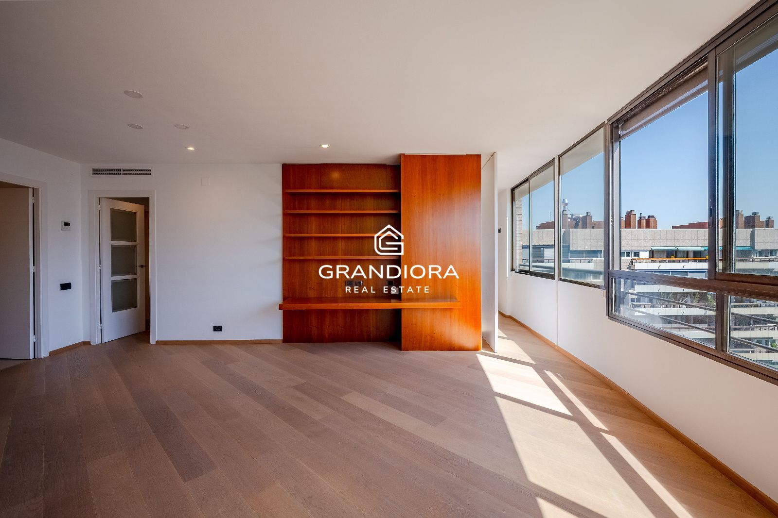 Piso reformado con vistas al mar y Montjuïc en Sant Gervasi – Galvany - Imagen 7