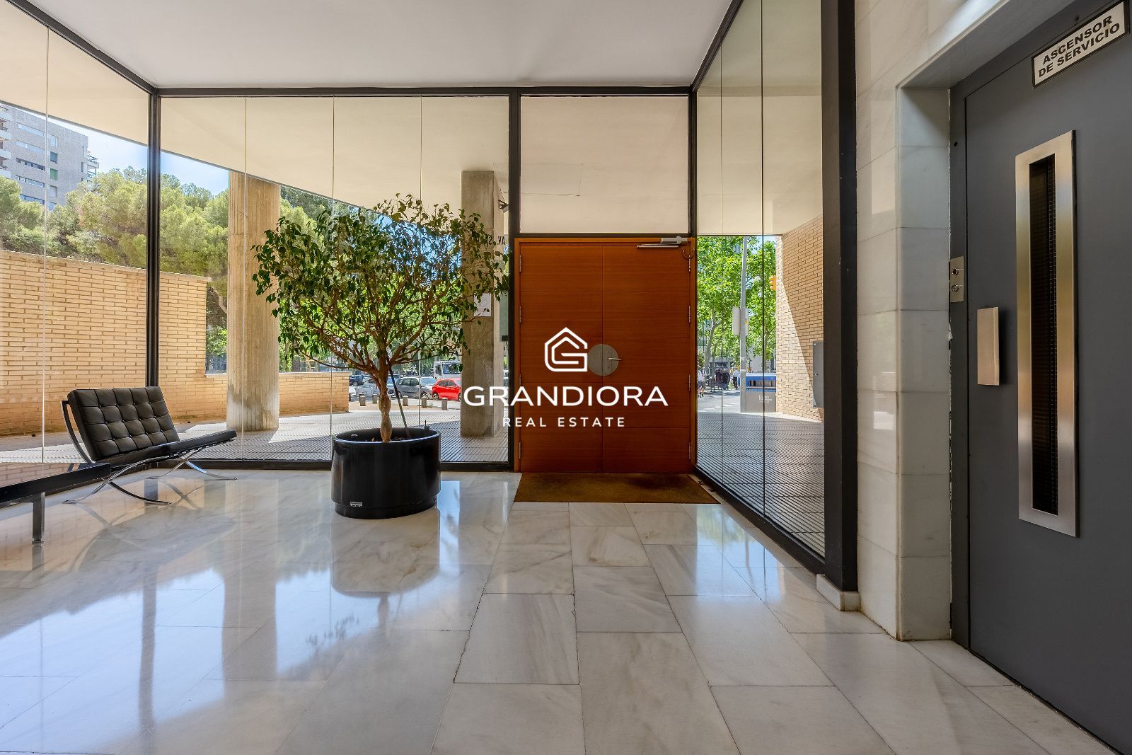 Piso reformado con vistas al mar y Montjuïc en Sant Gervasi – Galvany - Imagen 36