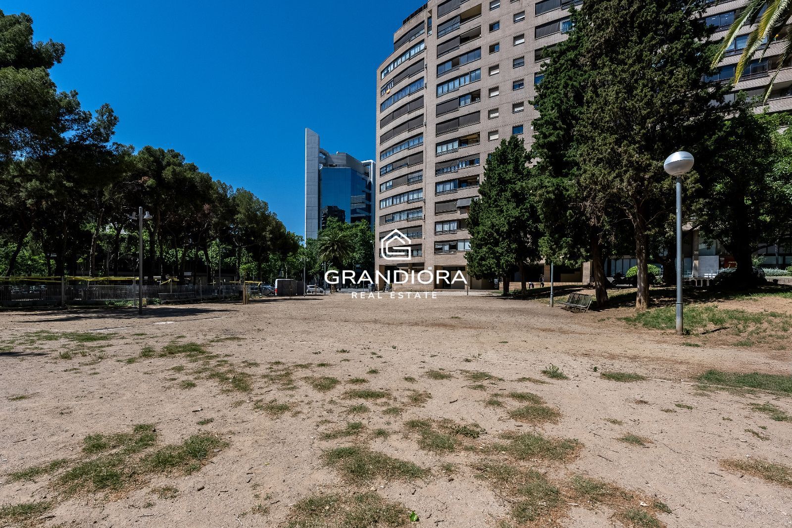 Piso reformado con vistas al mar y Montjuïc en Sant Gervasi – Galvany - Imagen 38