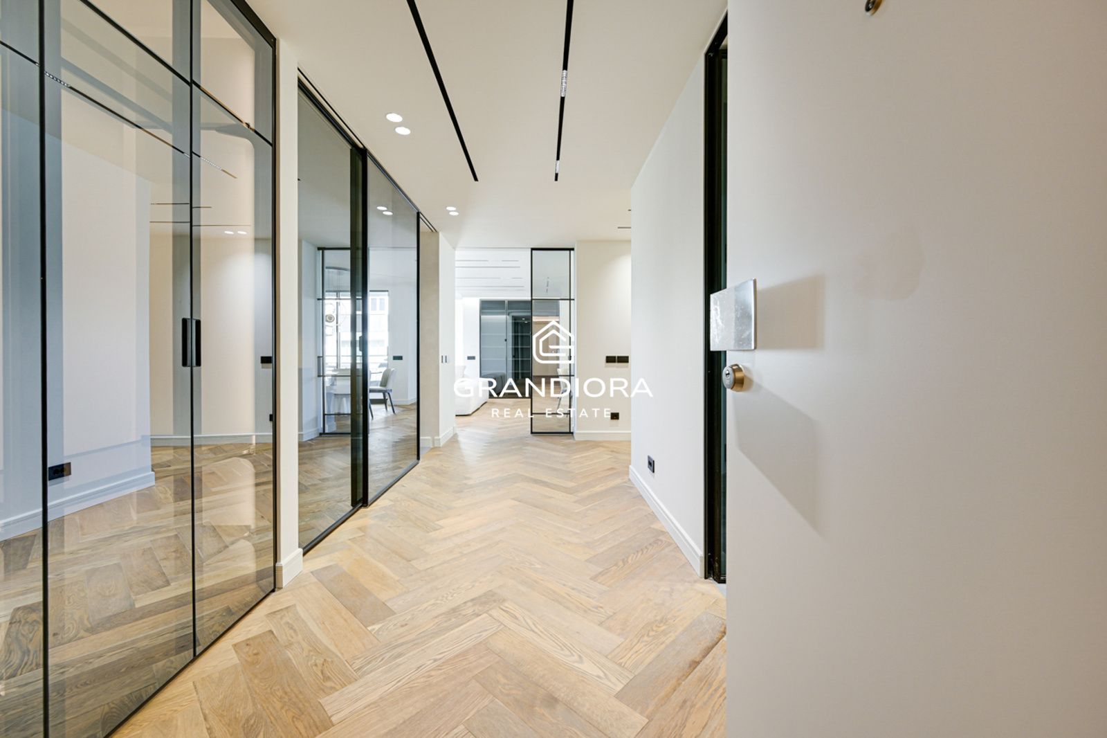 Exclusivo piso de lujo en Tres Torres con terraza de 45m - Imagen 2