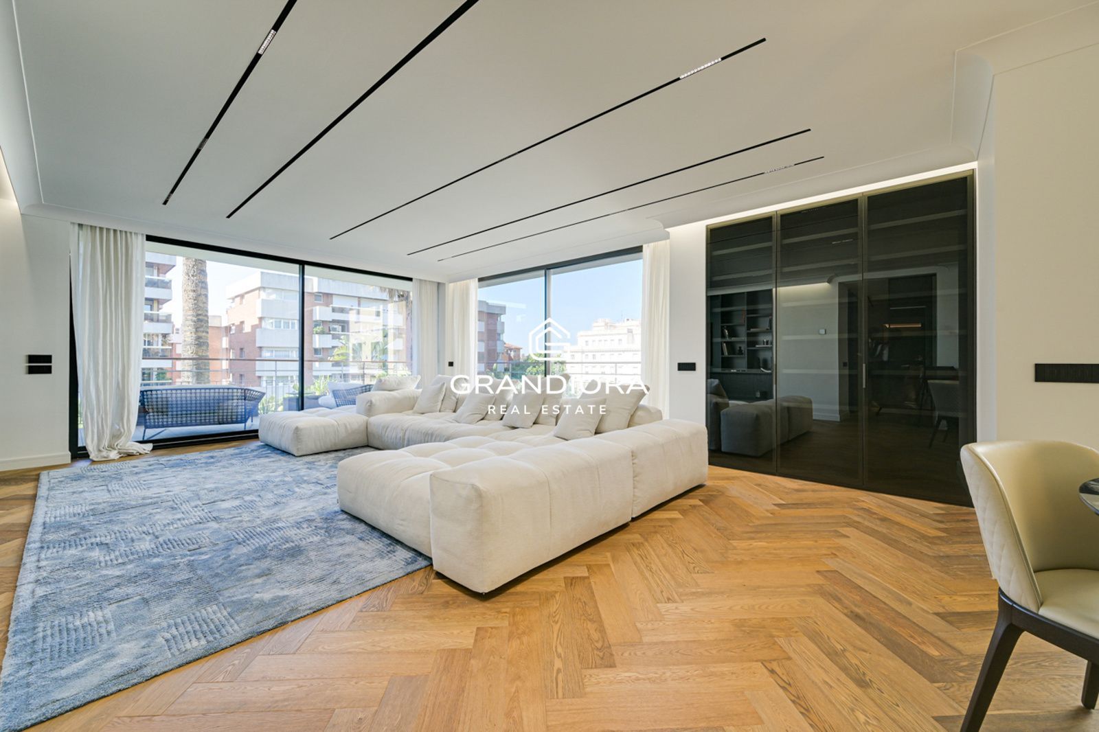 Exclusivo piso de lujo en Tres Torres con terraza de 45m - Imagen 4