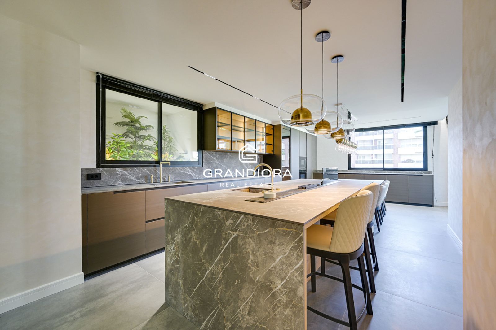 Exclusivo piso de lujo en Tres Torres con terraza de 45m - Imagen 11