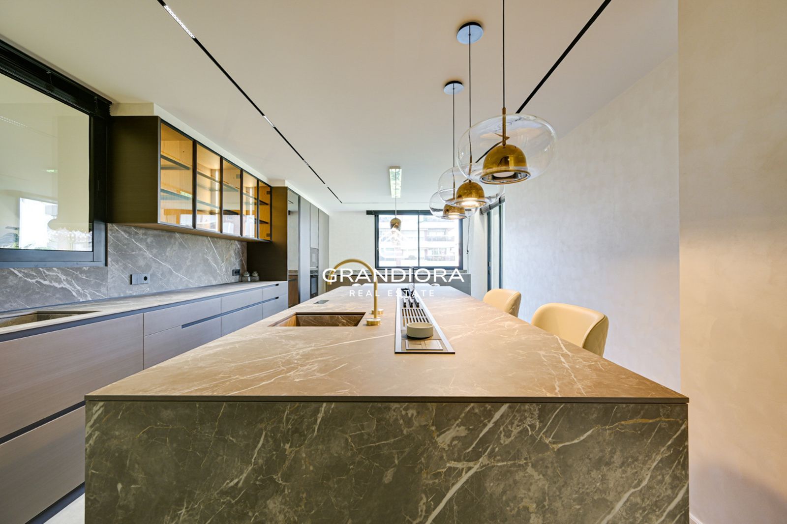 Exclusivo piso de lujo en Tres Torres con terraza de 45m - Imagen 12