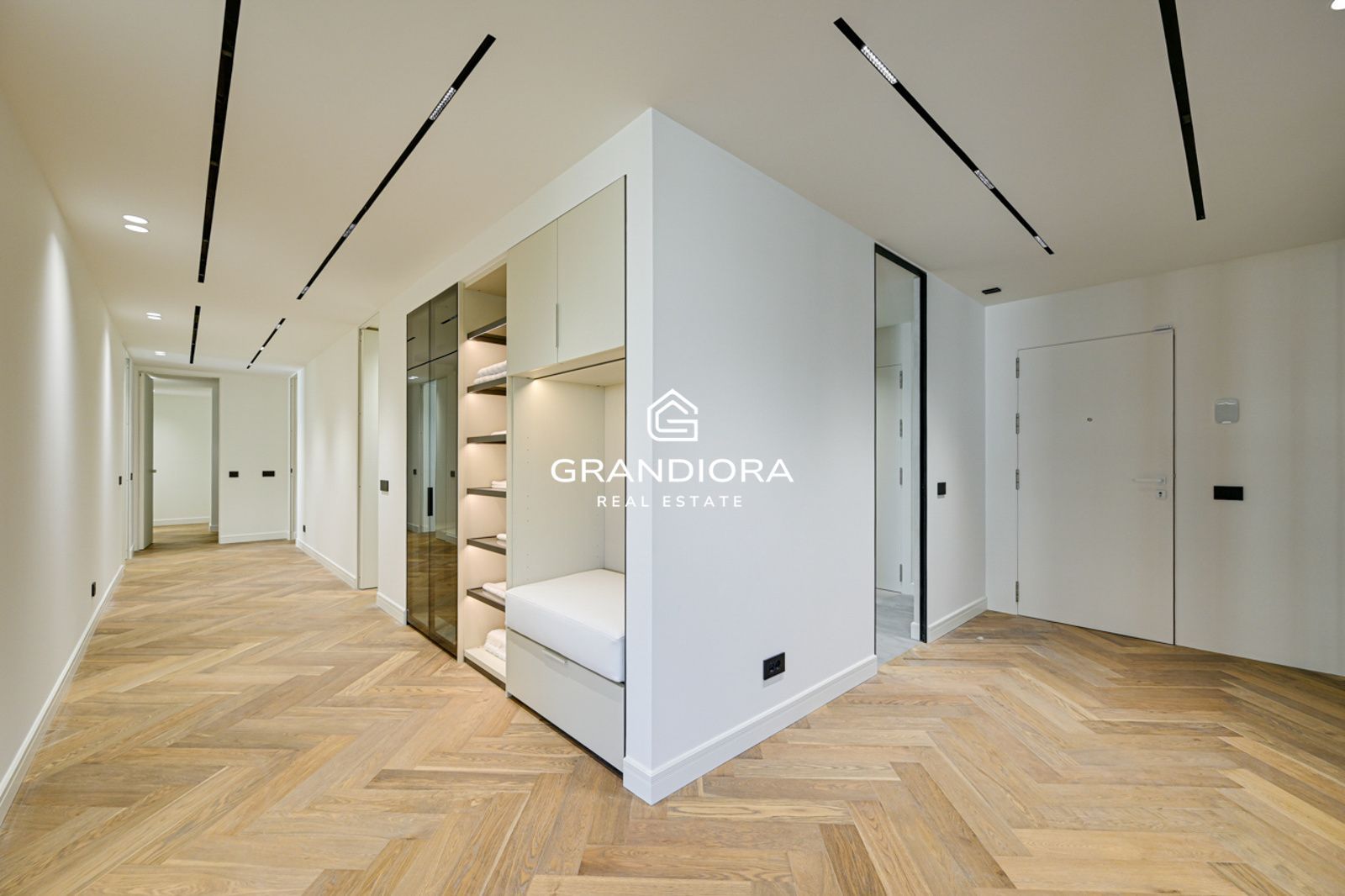Exclusivo piso de lujo en Tres Torres con terraza de 45m - Imagen 27