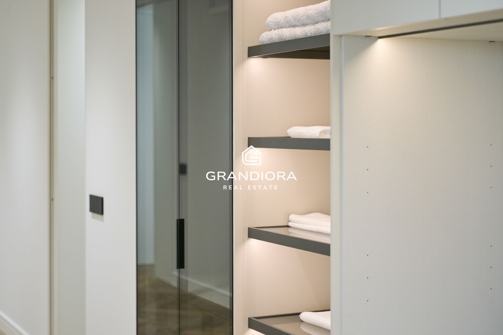 Exclusivo piso de lujo en Tres Torres con terraza de 45m - Imagen 28
