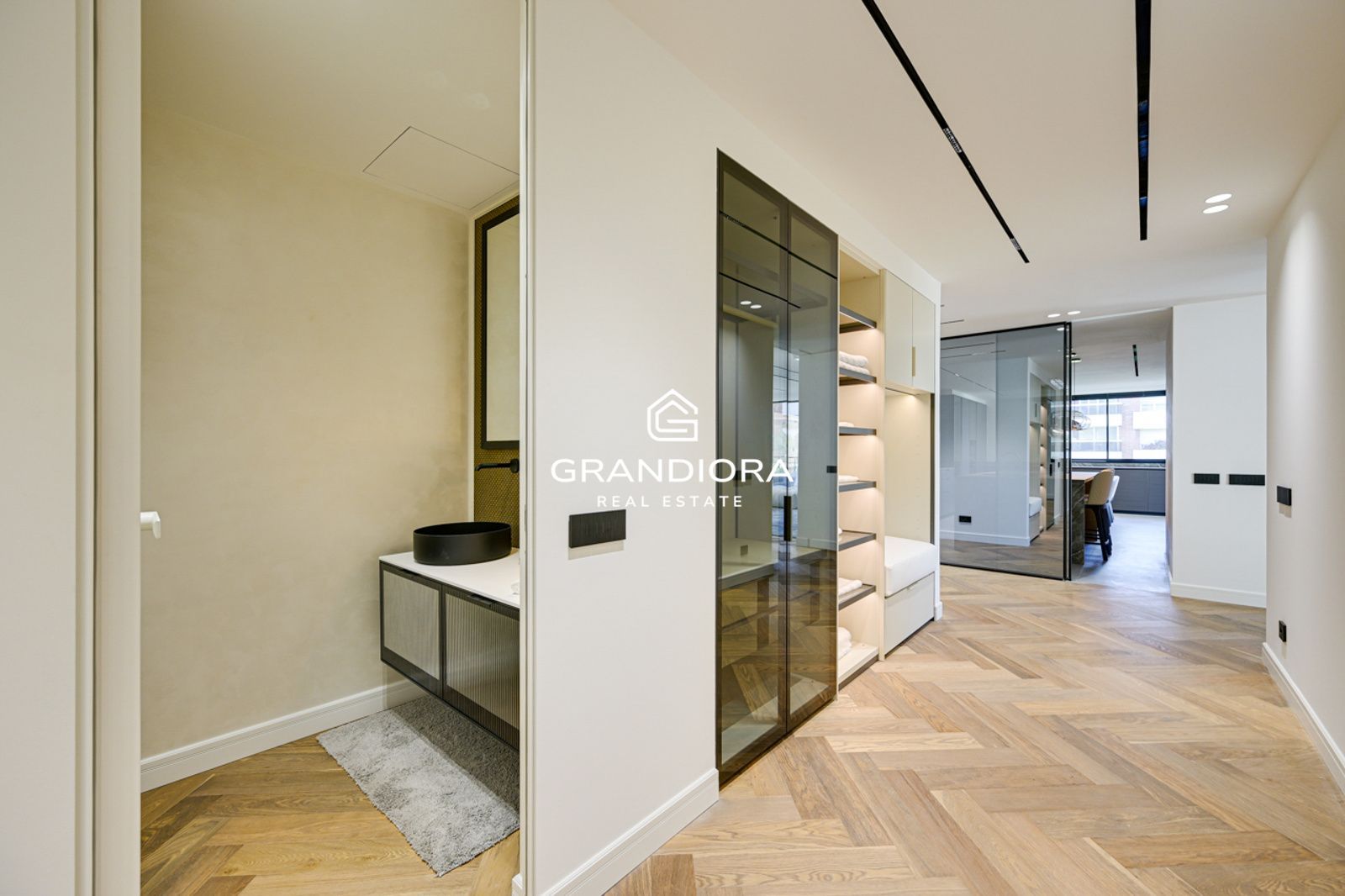 Exclusivo piso de lujo en Tres Torres con terraza de 45m - Imagen 30
