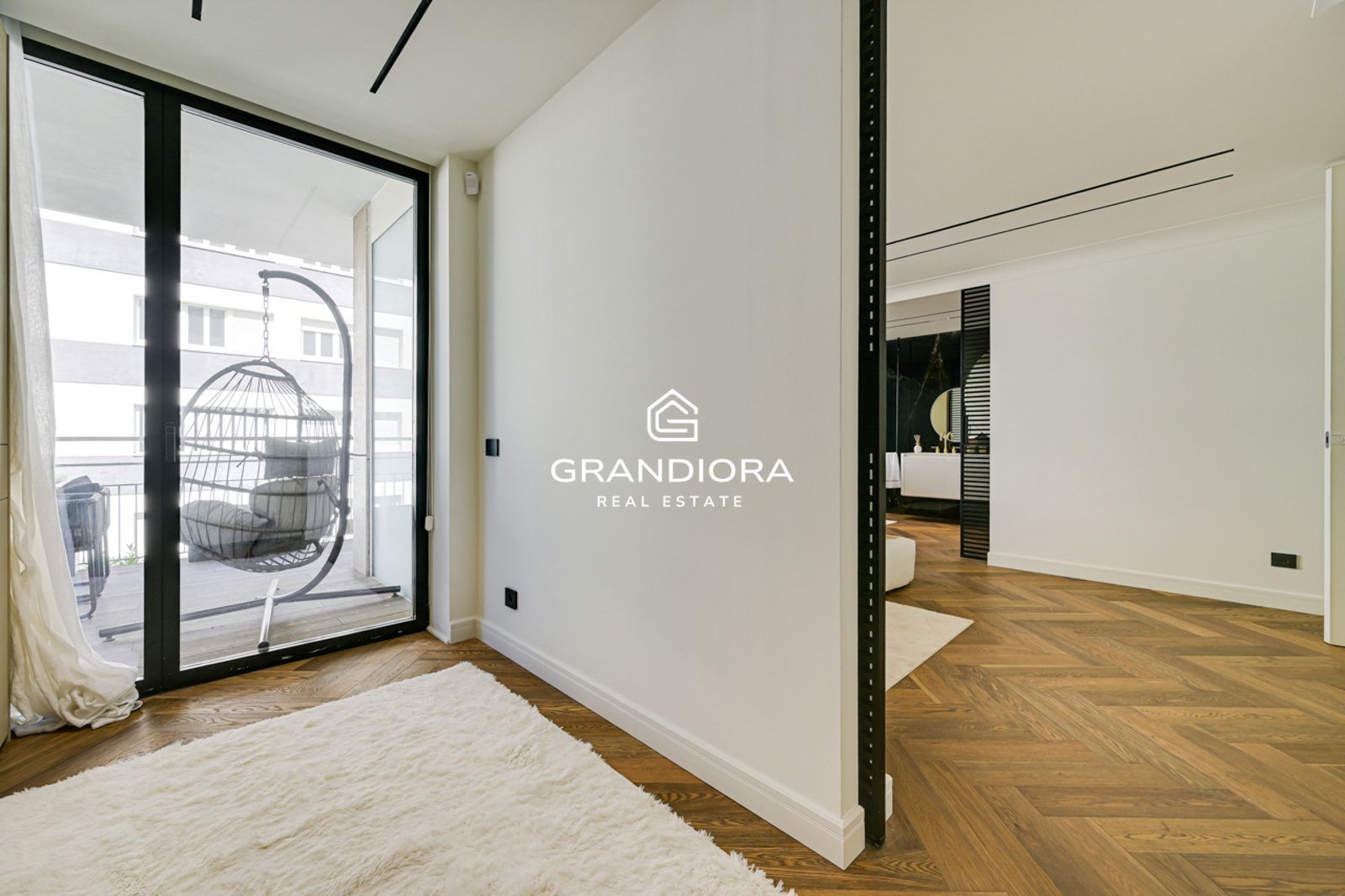 Exclusivo piso de lujo en Tres Torres con terraza de 45m - Imagen 36