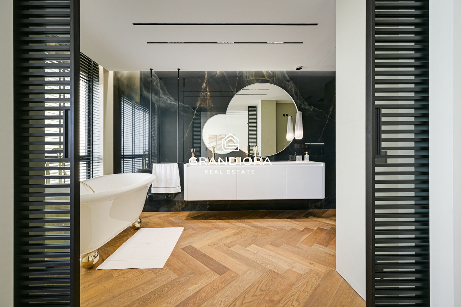 Exclusivo piso de lujo en Tres Torres con terraza de 45m - Imagen 39
