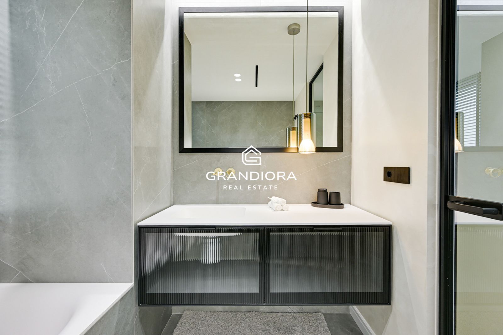 Exclusivo piso de lujo en Tres Torres con terraza de 45m - Imagen 50