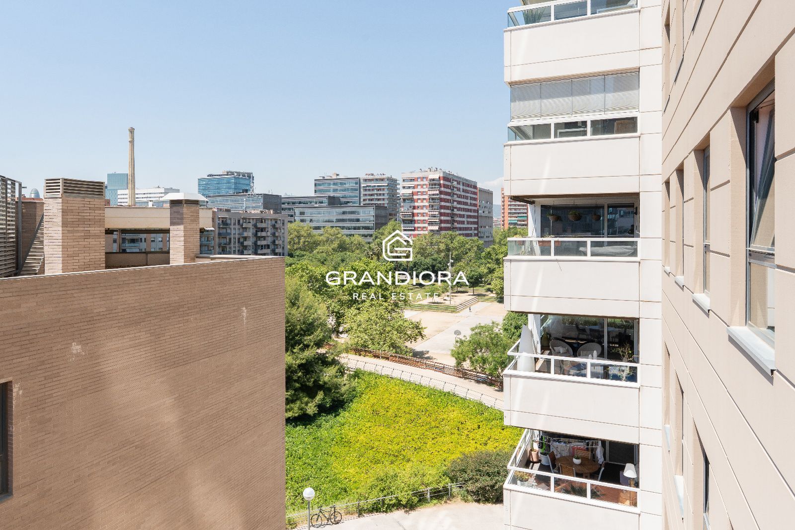 Espectacular piso reformado de 136 m² con terraza de 20 m² y vistas al mar en Illa del Bosc - Imagen 36