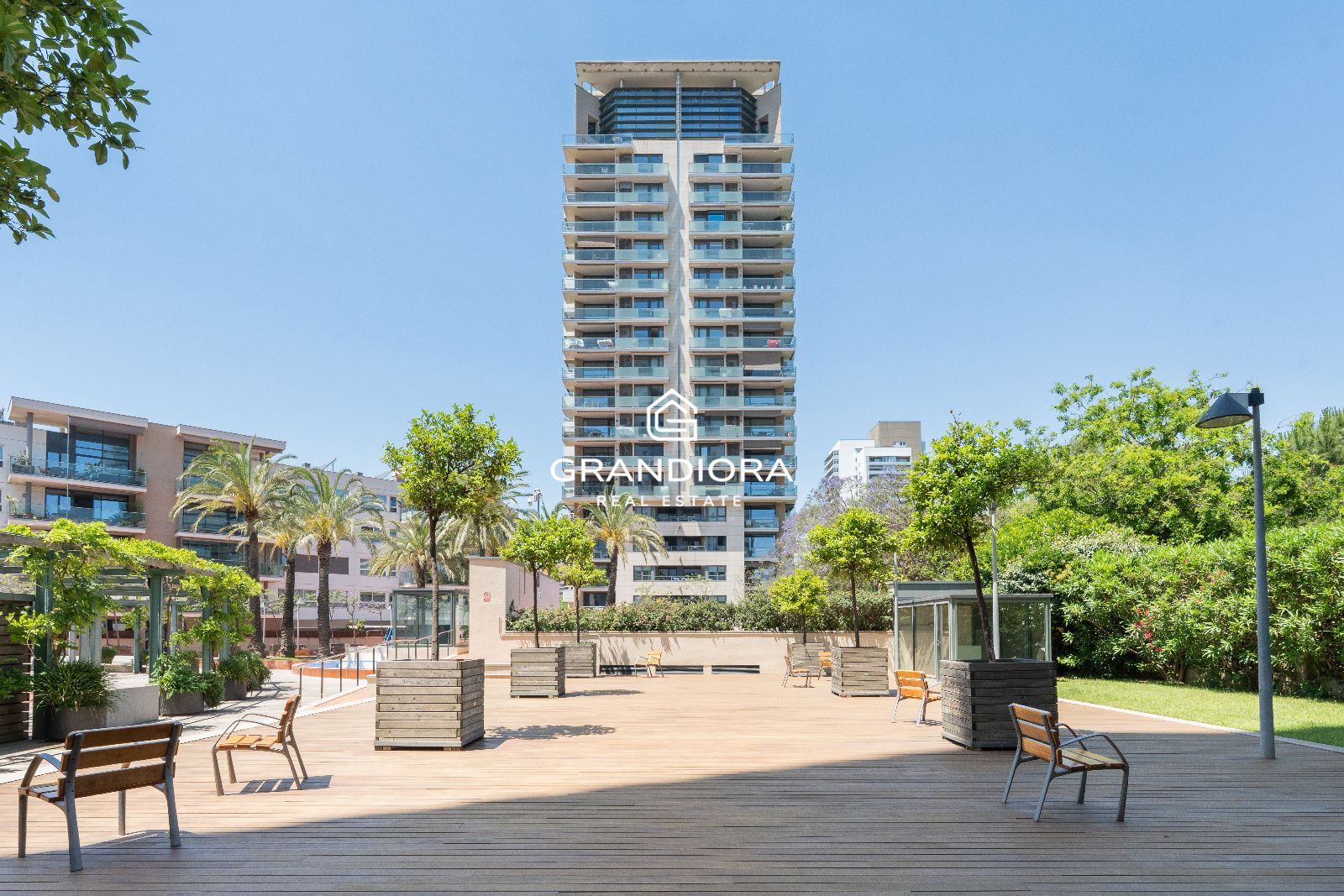 Espectacular piso reformado de 136 m² con terraza de 20 m² y vistas al mar en Illa del Bosc - Imagen 43
