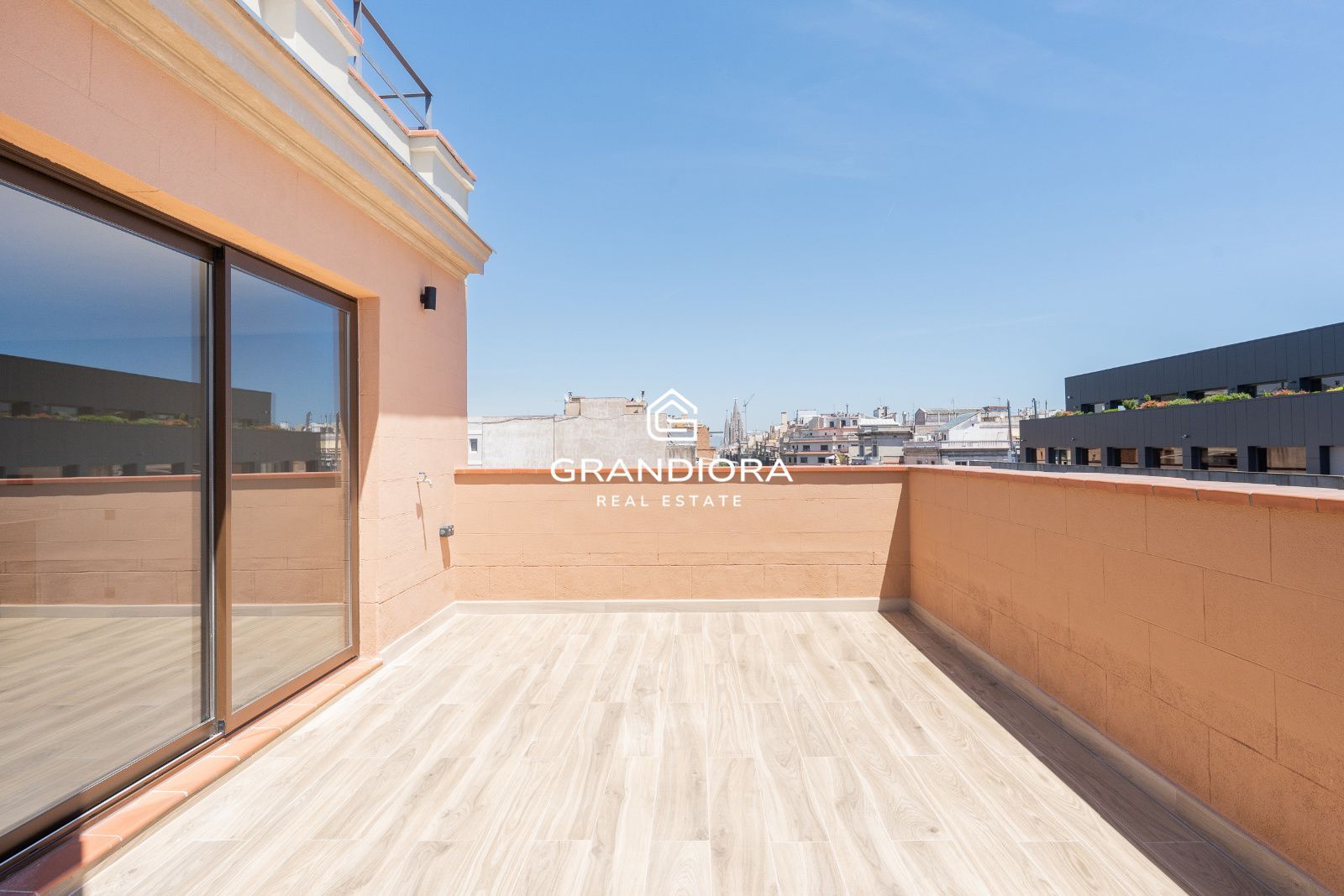 Precioso Atico luminoso con vistas al mar y terraza - Imagen 12