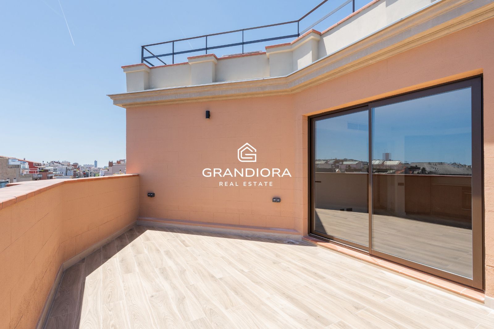 Precioso Atico luminoso con vistas al mar y terraza - Imagen 13