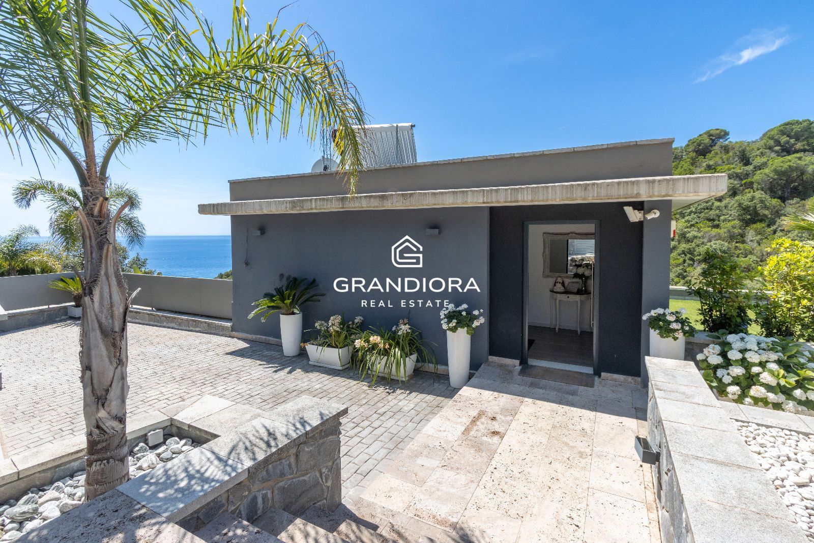 Villa de lujo con licencia turística y vistas al mar en Tossa de Mar - Imagen 7