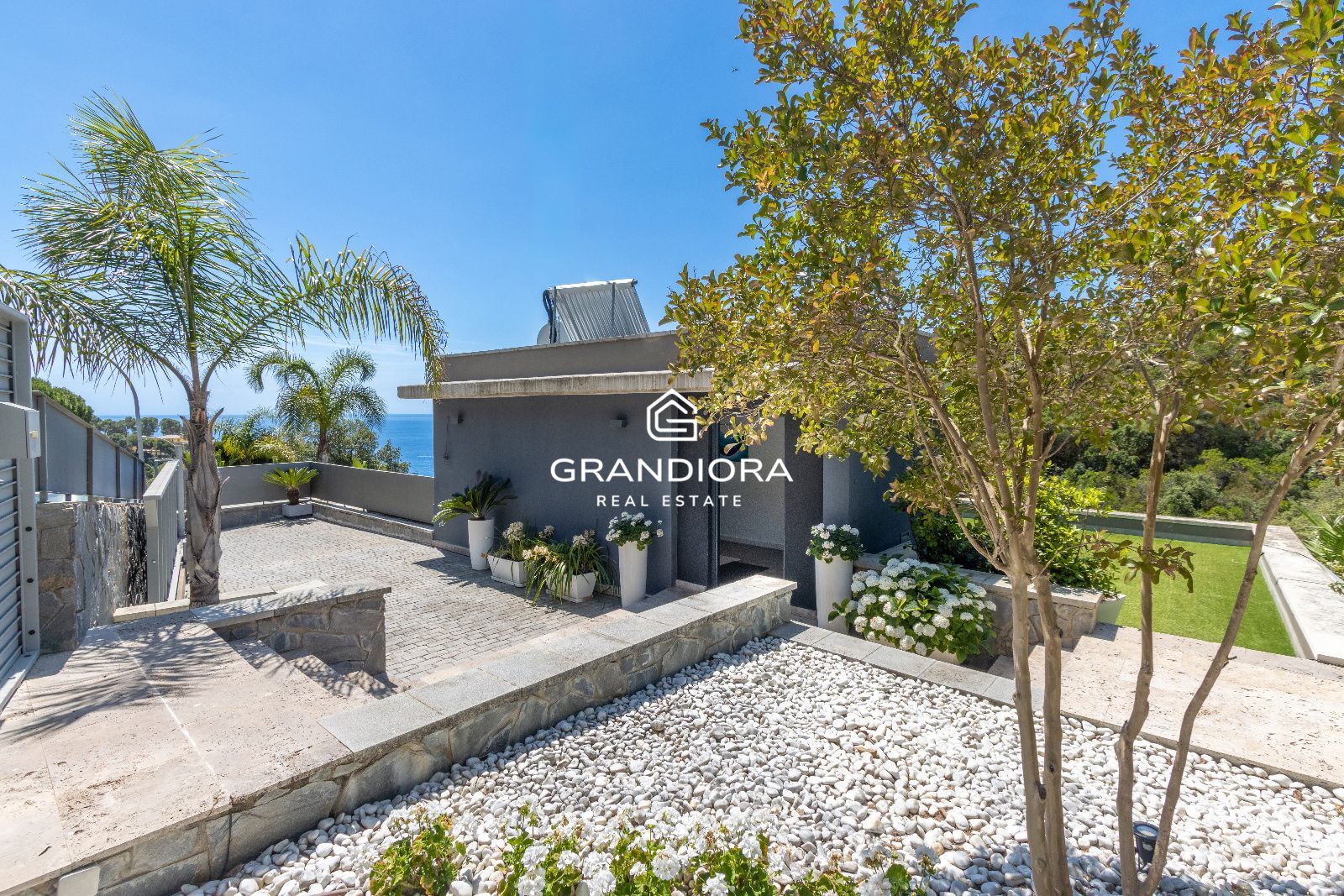 Villa de lujo con licencia turística y vistas al mar en Tossa de Mar - Imagen 8