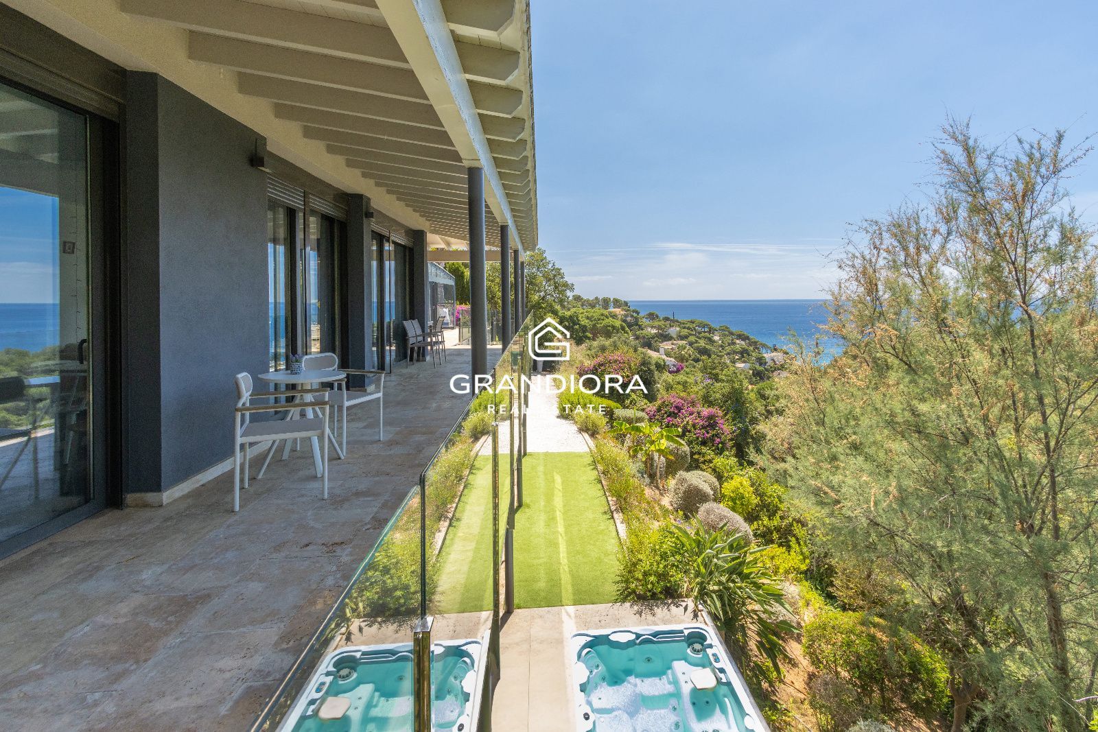 Villa de lujo con licencia turística y vistas al mar en Tossa de Mar - Imagen 12