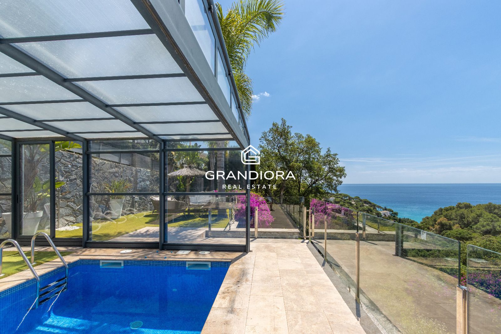 Villa de lujo con licencia turística y vistas al mar en Tossa de Mar - Imagen 13