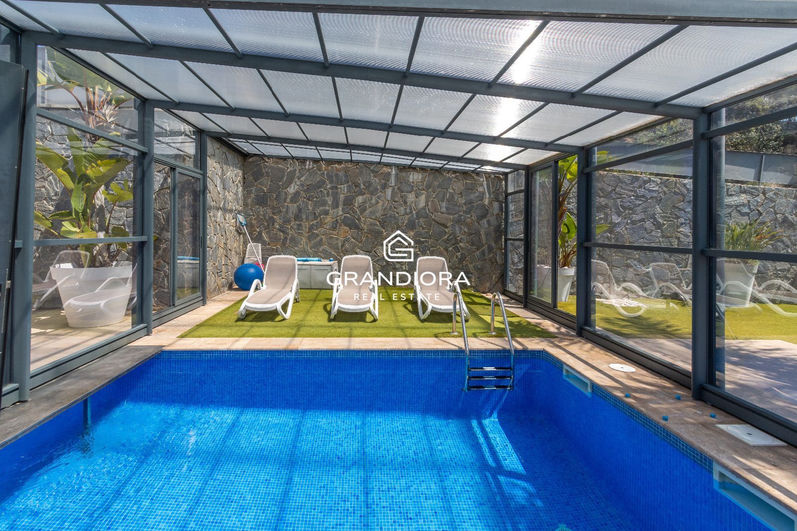 Villa de lujo con licencia turística y vistas al mar en Tossa de Mar - Imagen 14