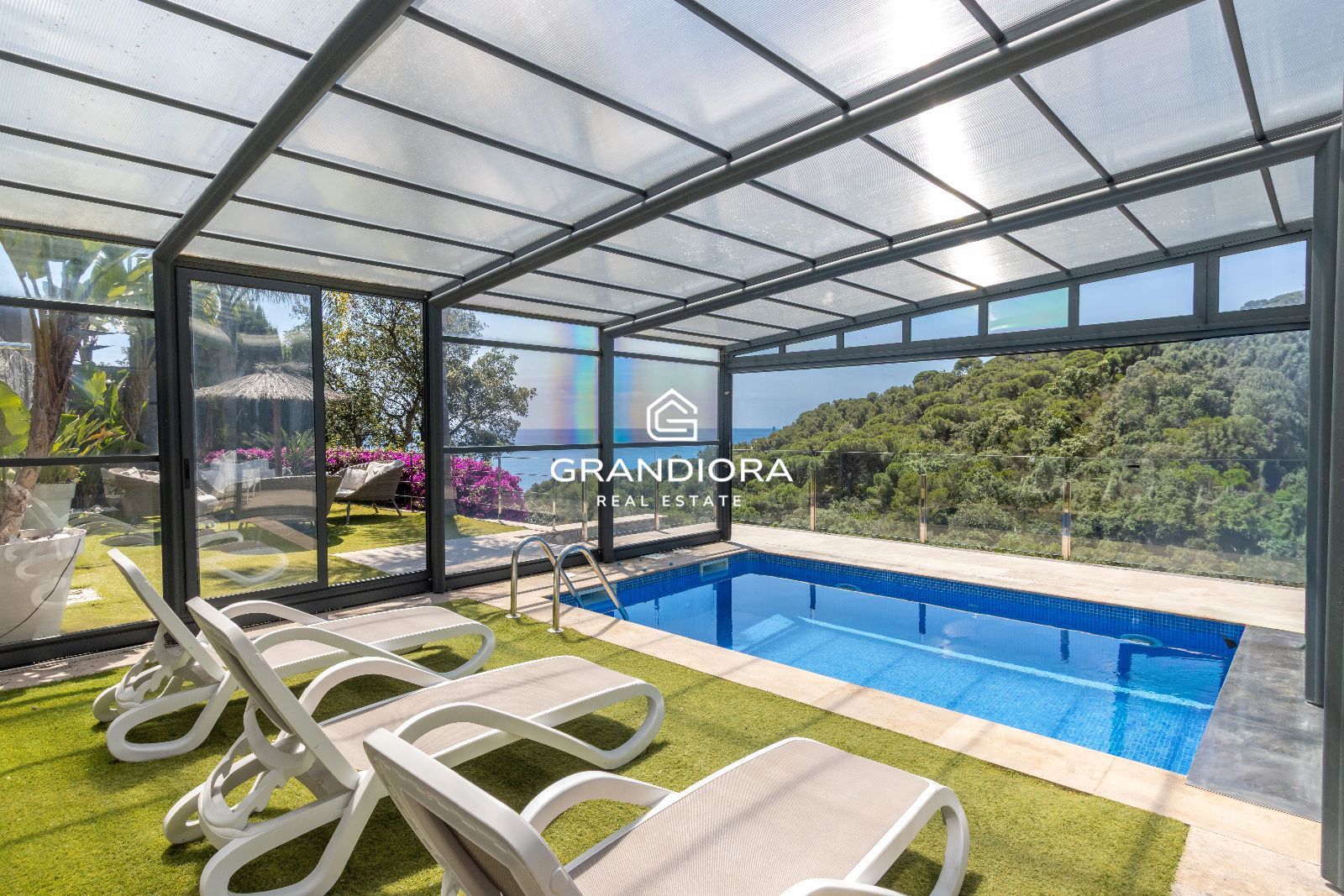 Villa de lujo con licencia turística y vistas al mar en Tossa de Mar - Imagen 2