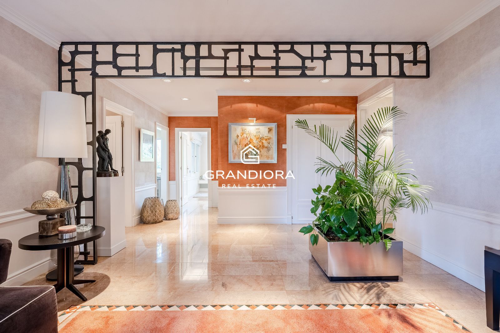 Exclusiva villa con piscina y amplios jardines en La Roca del Vallès - Imagen 4
