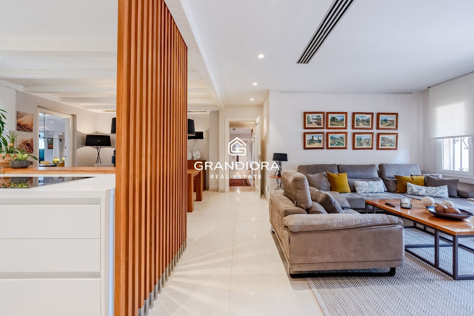 Exclusiva villa con piscina y amplios jardines en La Roca del Vallès - Imagen 10