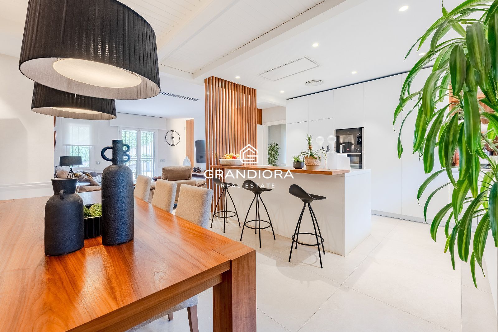Exclusiva villa con piscina y amplios jardines en La Roca del Vallès - Imagen 22