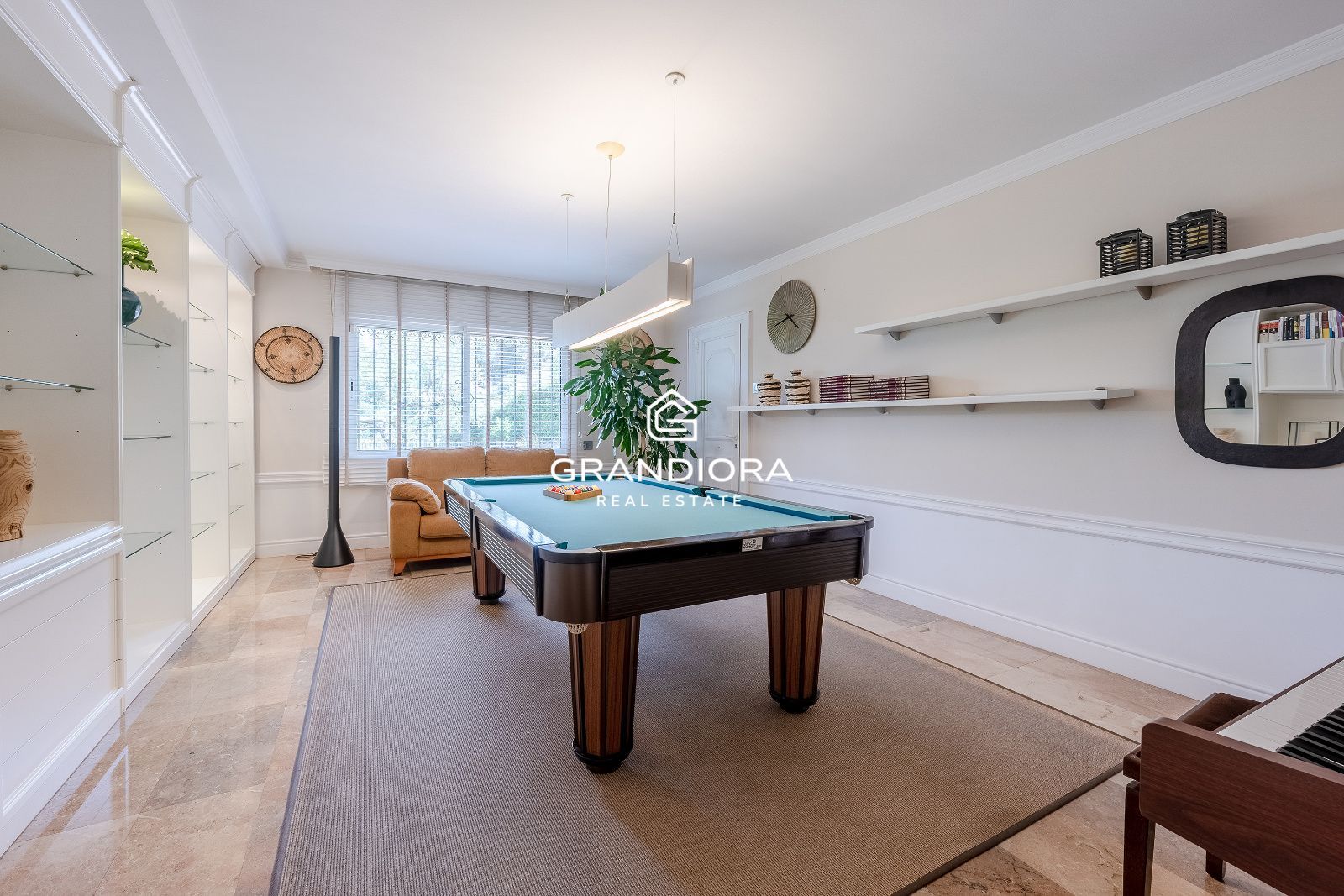 Exclusiva villa con piscina y amplios jardines en La Roca del Vallès - Imagen 13