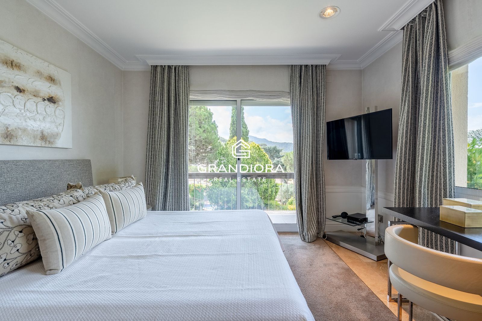 Exclusiva villa con piscina y amplios jardines en La Roca del Vallès - Imagen 34